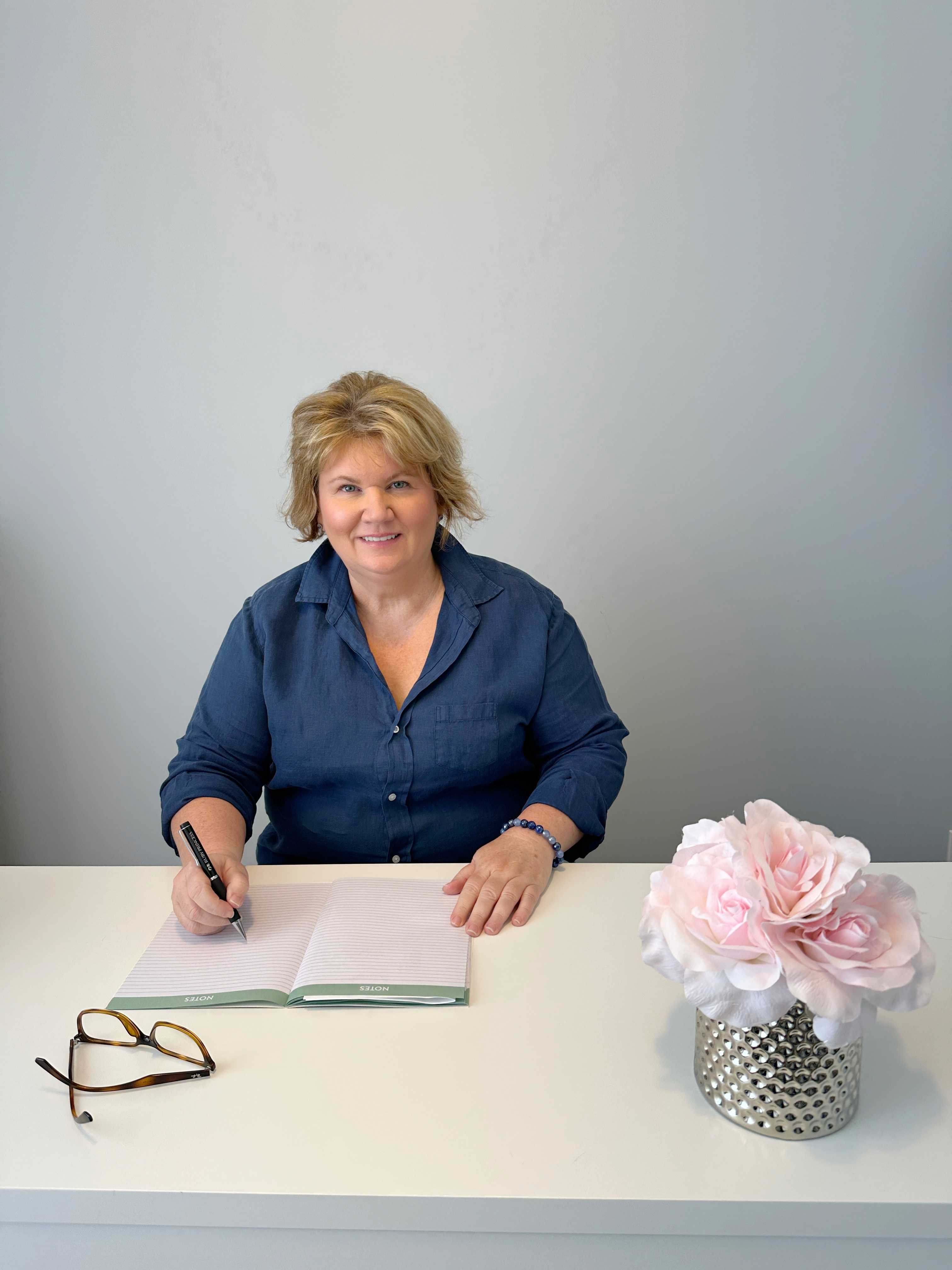 This washed linen set is luxuriously comfortable. It's perfect for spring and summer or any travel you may have coming up!
I am wearing a size XL and the color is Navy.

@frankandeileen
#frankandeileenpartner
#WearLoveRepeat 

 #LTKOver40 #LTKStyleTip #LTKPlusSize