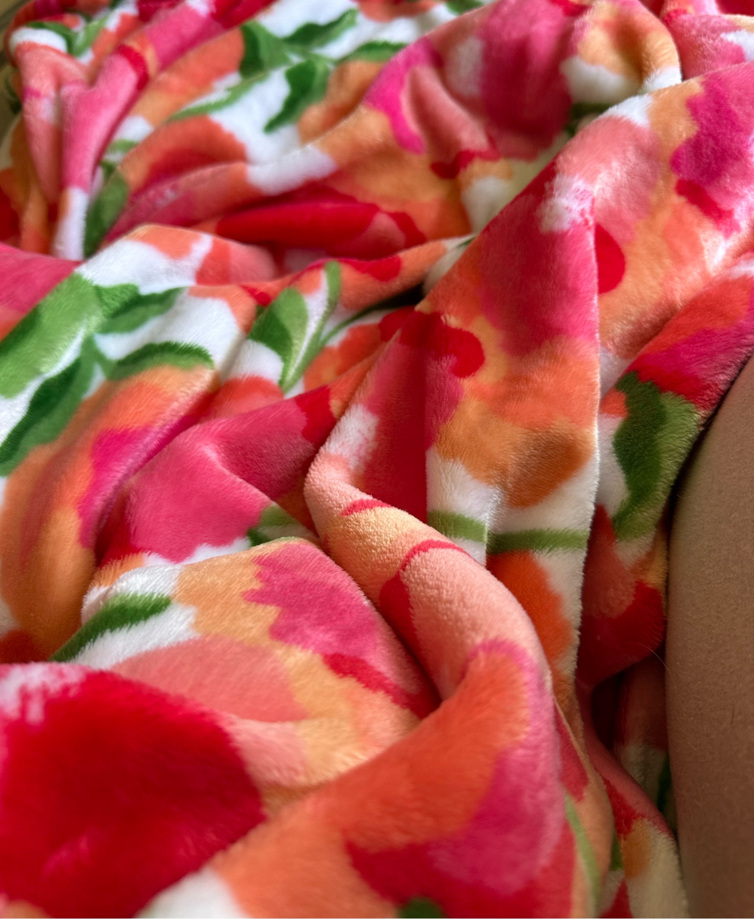 The big one/ kohls/ home/ decor/ cozy/ warm/ spring/ summer/ blanket/ throw/ soft/ bedding/ sheets/ home decor

#LTKunder50 #LTKhome #LTKGiftGuide