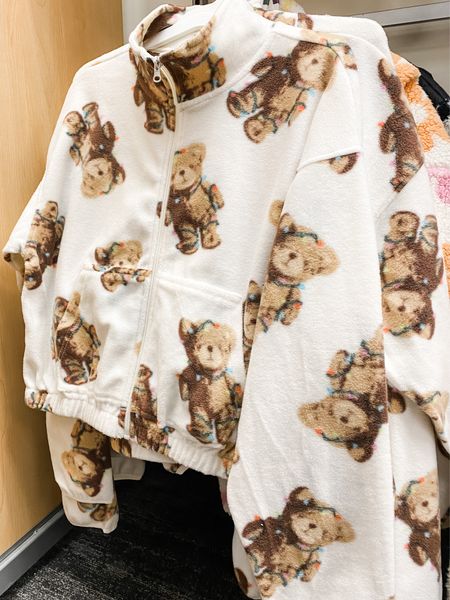 OMG! Such an adorable teddy bear sherpa jacket. Warm, soft and semi cropped.

#LTKGiftGuide #LTKHoliday #LTKSeasonal