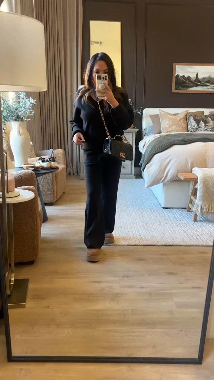 Amazon 2 pcs set and decently priced! I also linked a budget friendly version of my Ugg as well 

#LTKFindsUnder100 #LTKFindsUnder50