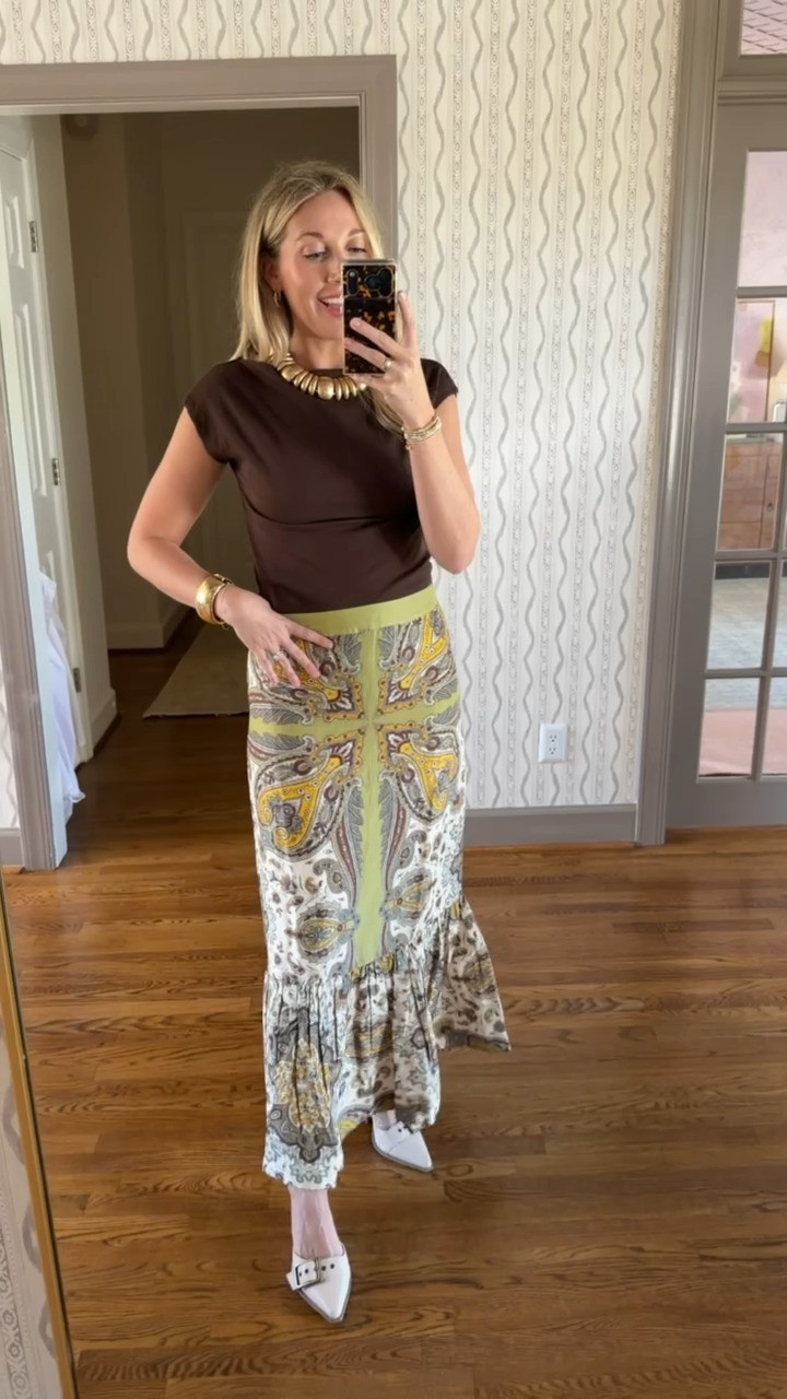 My new fall OOTD! This Target top pairs perfectly with any skirt! My Love the Label skirt is currently sold but screenshot this pic and use Google image search for local boutiques that have it in stock! Wearing a size Medium in both! 


#TheSouthernSource #Target #LovetheLabel #DateNight OOTD #LTKdayinmylife #LTKootd #LTKstorytime 

 #LTKdayinmylife #LTKootd #LTKmorningroutine