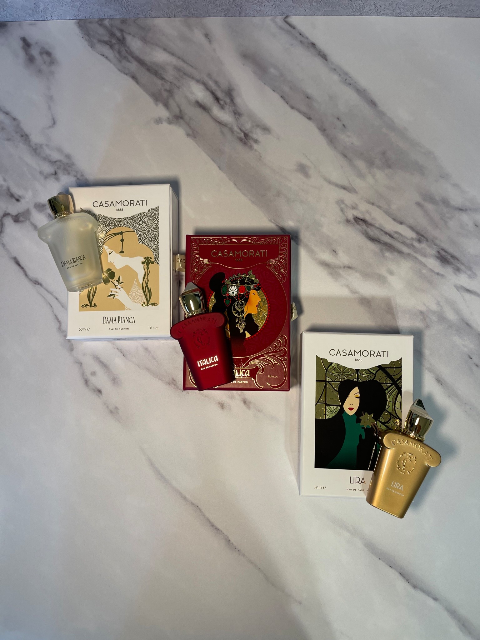 My favorite Casamorati fragrances ✨ 

Dama Bianca - a soft, beautiful vanilla floral
Italica - a delicious almond scent with a touch of cherry 
Lira - opens with a aromatic woody scent, and dries down to a yummy lemon cake 


#LTKU #LTKBeauty #LTKStyleTip