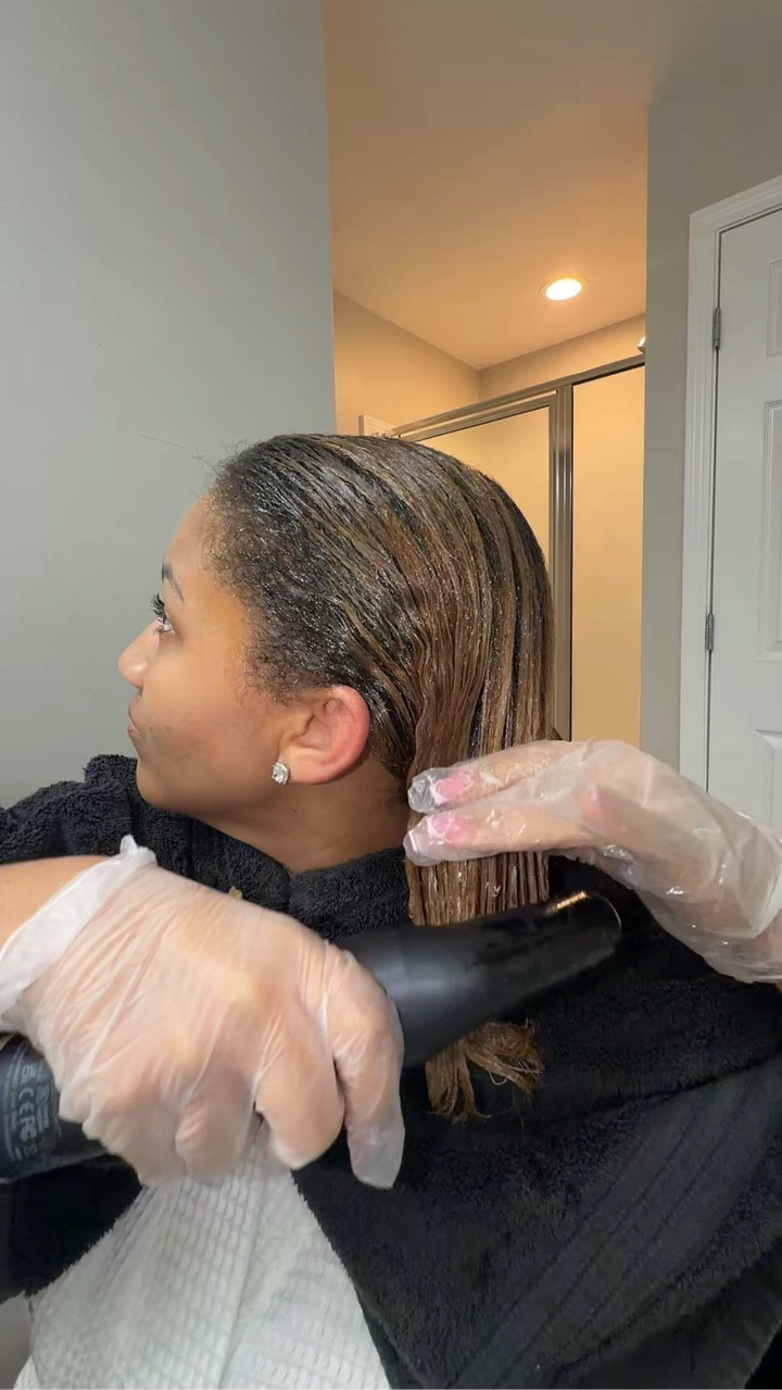 Effort MATTERS 💫🤌🏽 
**comment WIFE and I’ll dm you all the tools used in this video**
using my @sharkbeauty Flex Style 😮‍💨 and my @lorealparis @lorealpro ColorSonic 💕 both linked in my LTK (bio) #hair #marraige #wife #wifeyglowup