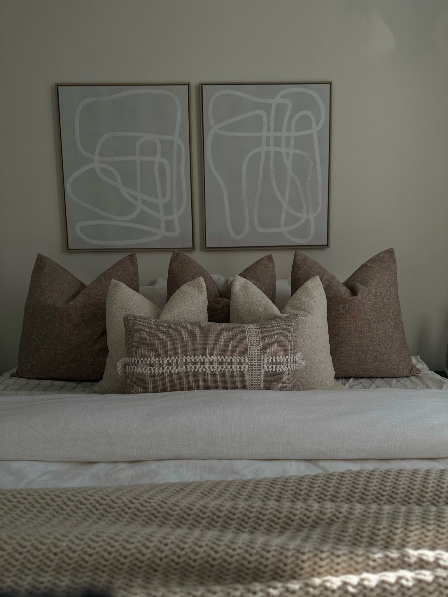 my bed styling 

#LTKhome #LTKSeasonal #LTKstyletip