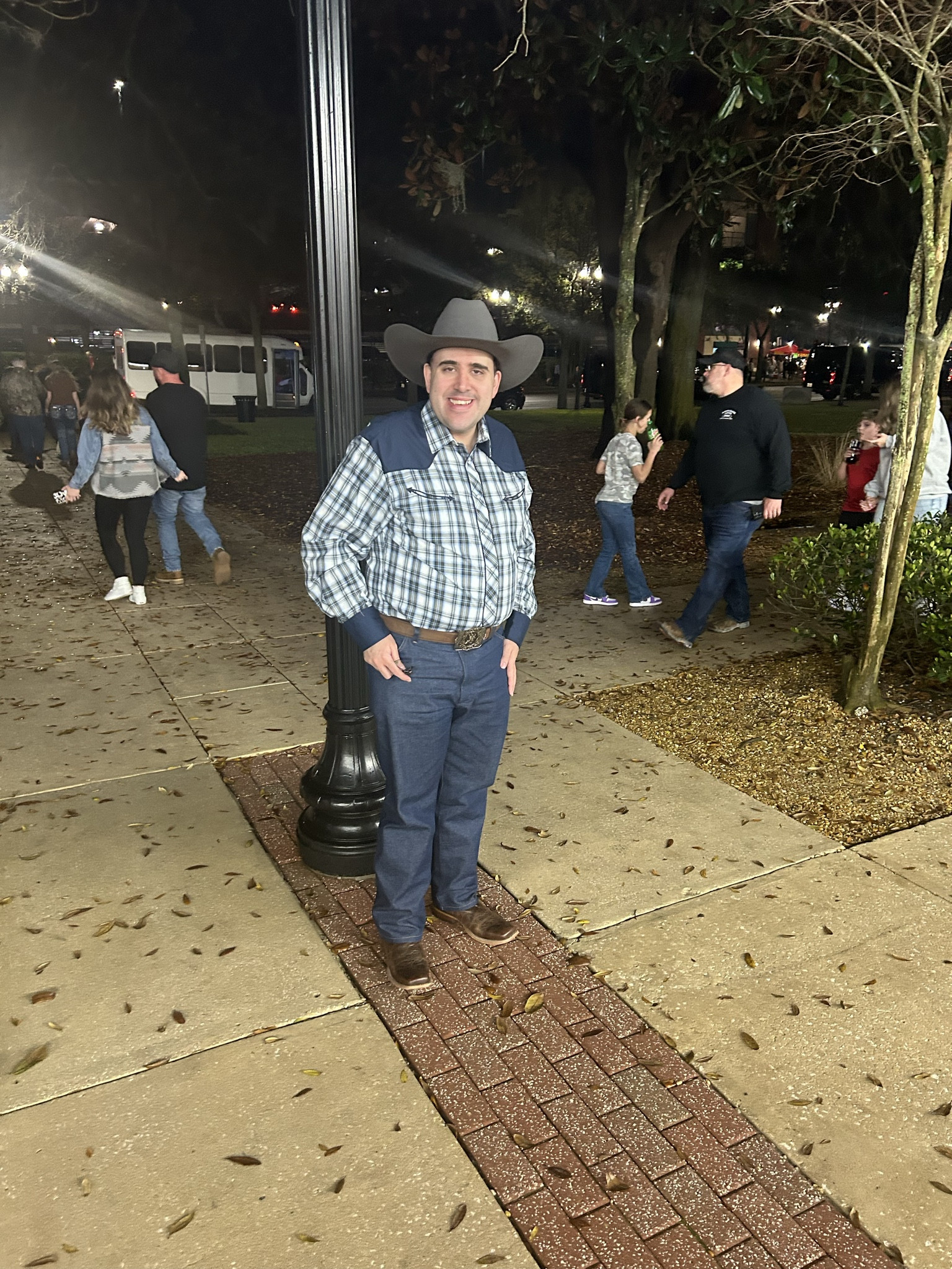 Rope in the rodeo cowgirls with this olive plaid with navy embroidery pearl snap from roper 

#LTKfindsunder50 #LTKfindsunder100