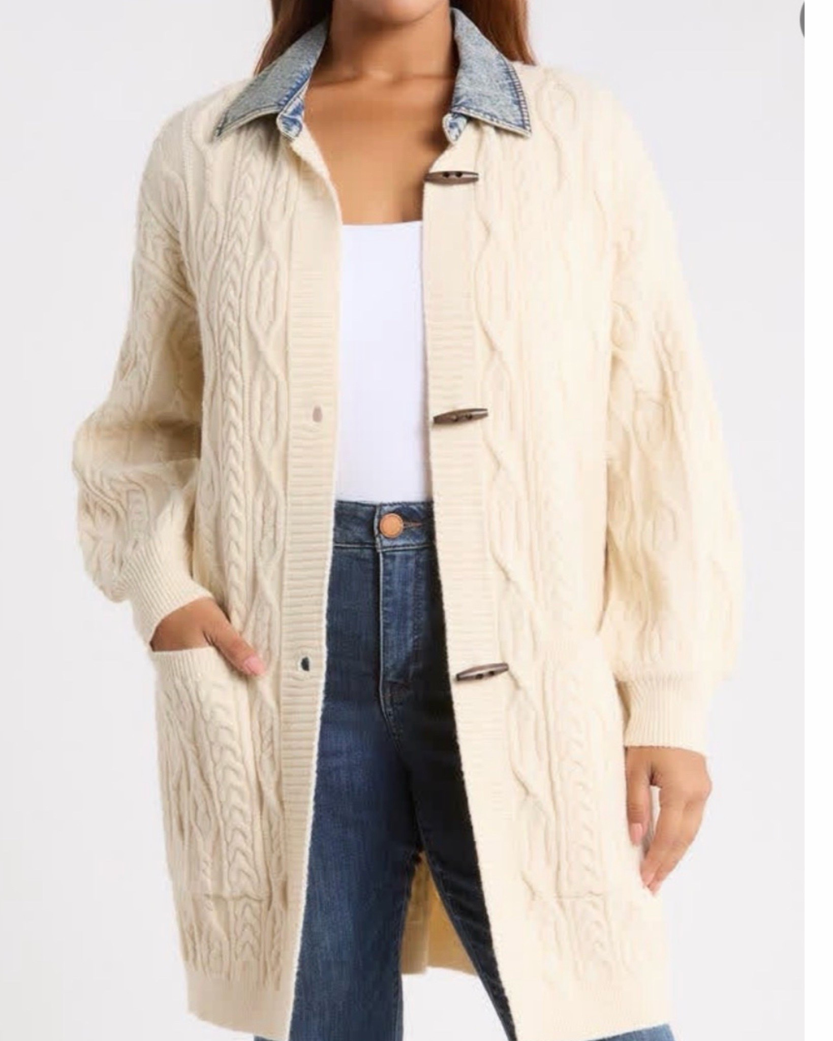 Absolutely love the denim collar on this cardigan! s