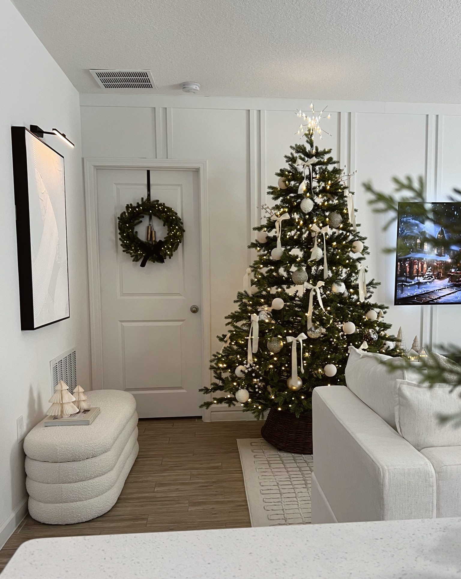 Christmas tree decor 2024🦌🌨️☃️

#LTKSeasonal #LTKU #LTKHoliday