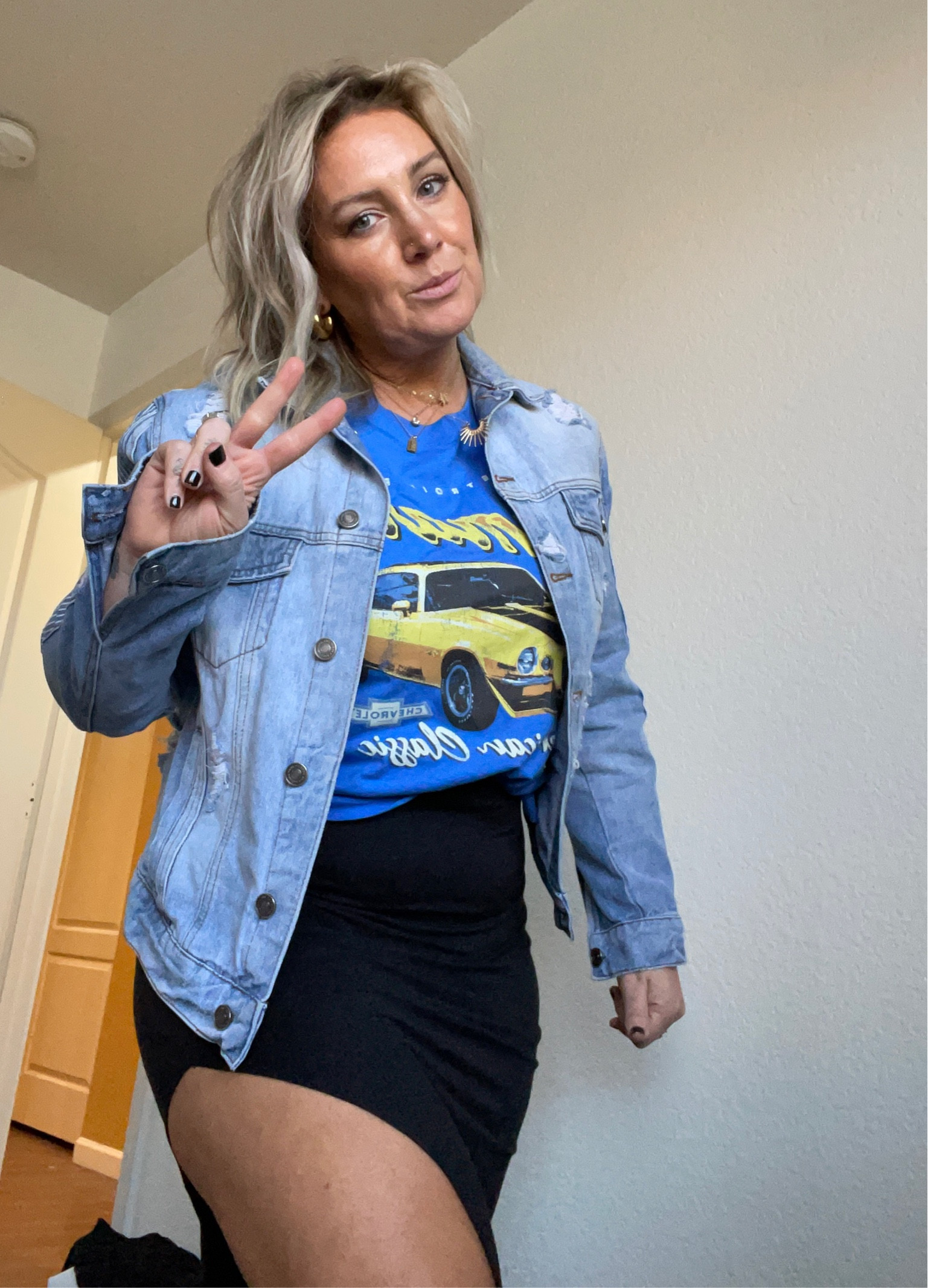 My favorite skirt under $30 and is now available in multiple colors! Run and snag it, closet staple! Tank from Target and so good! 

#LTKunder50 #LTKstyletip #LTKcurves