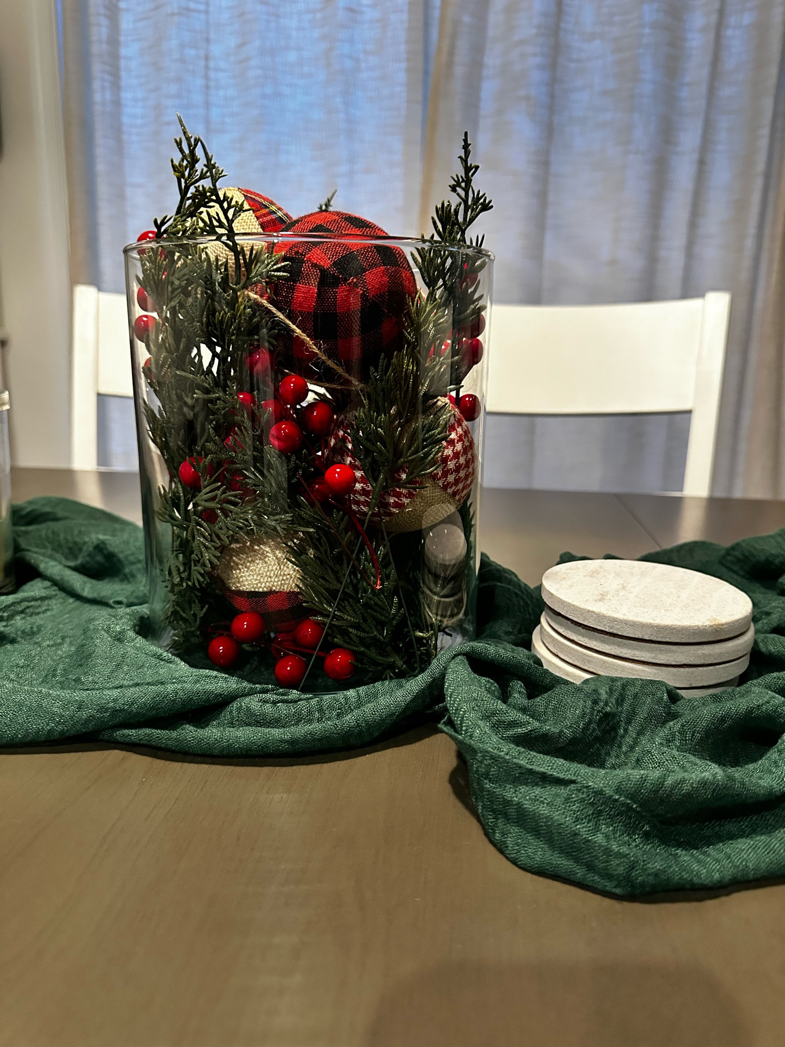 Holiday Tablescape | Christmas | Home Decore

#LTKSeasonal #LTKHoliday #LTKHome