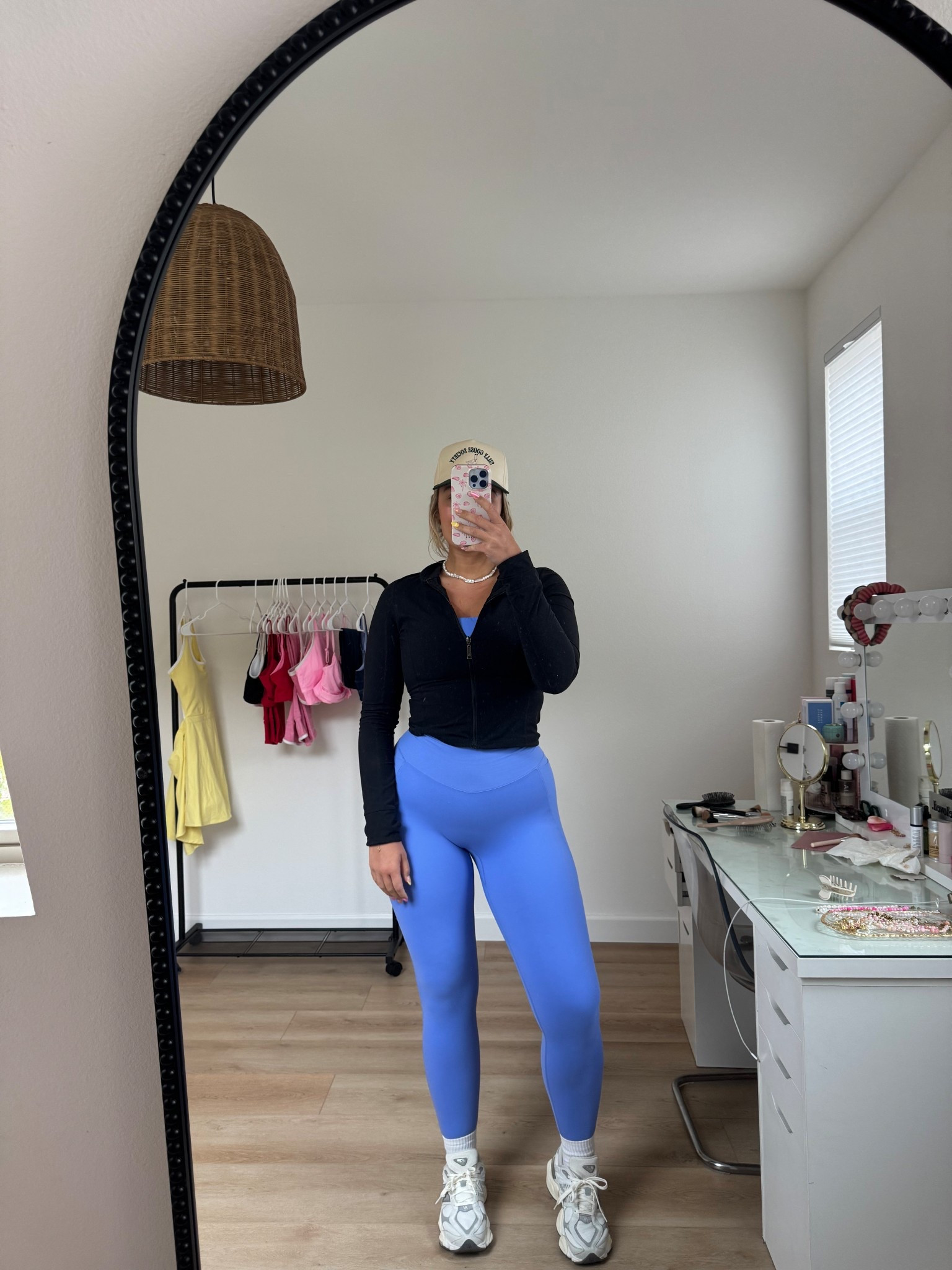 size 10 gym fit 
buffbunny collection discount code: AMY 
size large in sports bra / leggings and size medium in jacket :)

#LTKActive #LTKSummerEdit #LTKMidsize