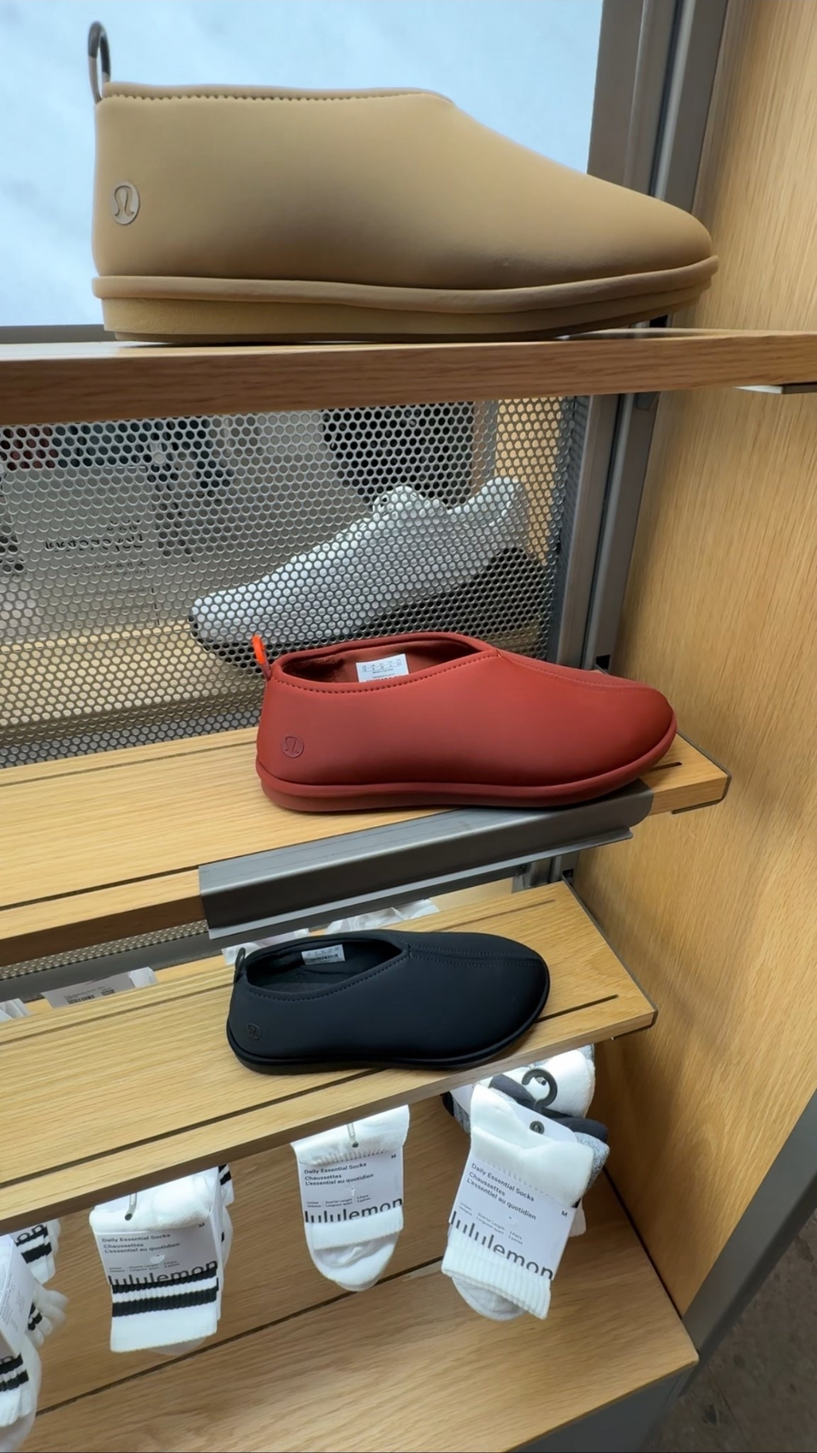 Flat mate

#LTKootd #LTKWorkwear #LTKTravel