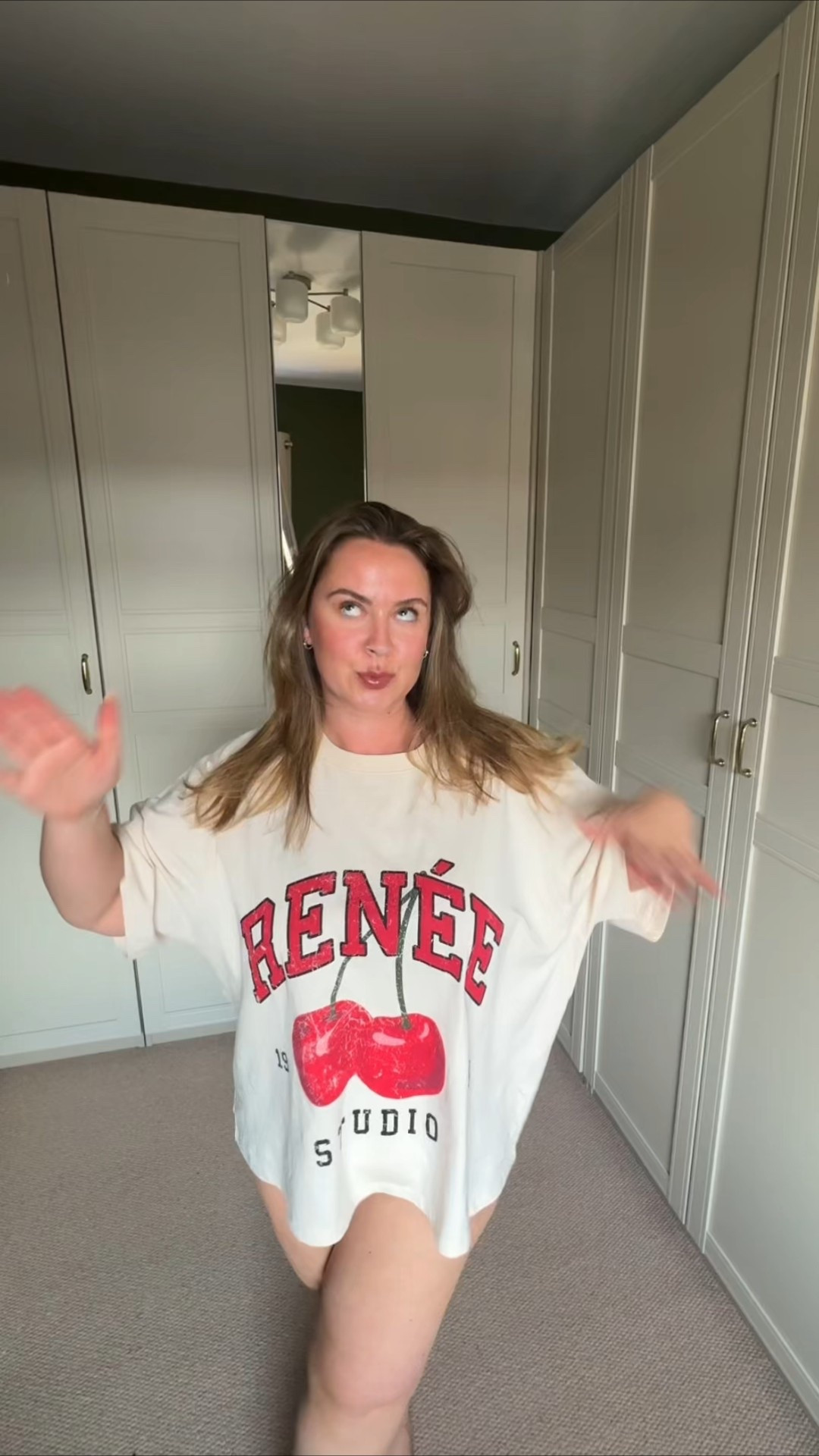 As @yoursclothing get dressed with me! Styling this gorgeous pair of ecru jeans as my first of many transitional outfits! 