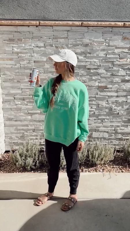 Trust me when I say you’ll want to wear this sweatshirt every day 👀 only $25 + comes in two other options 🤩

#LTKfindsunder50 #LTKstyletip #LTKVideo