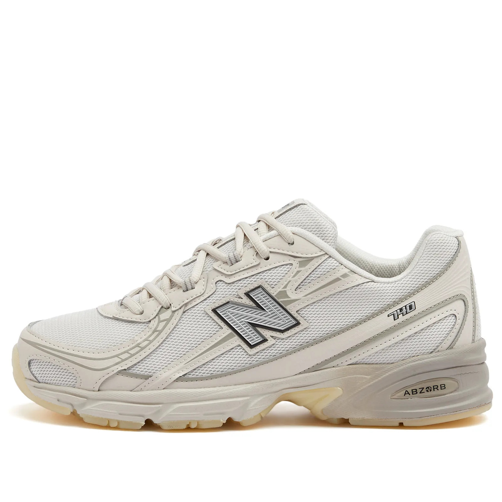 New Balance 740 Sneaker in White, Size UK 4.5 | END. Clothing