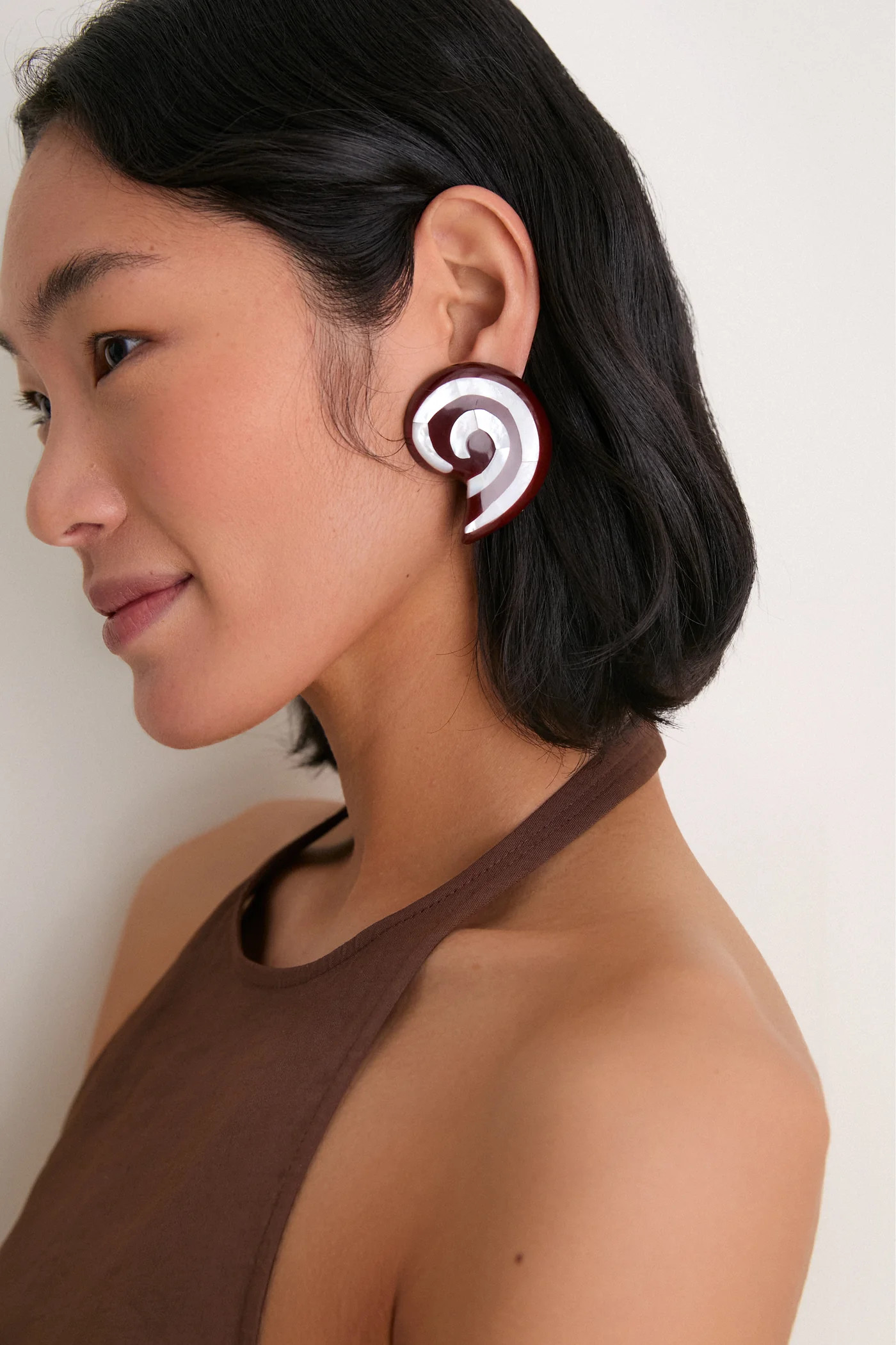 Brown Spira Earrings | Tuckernuck (US)