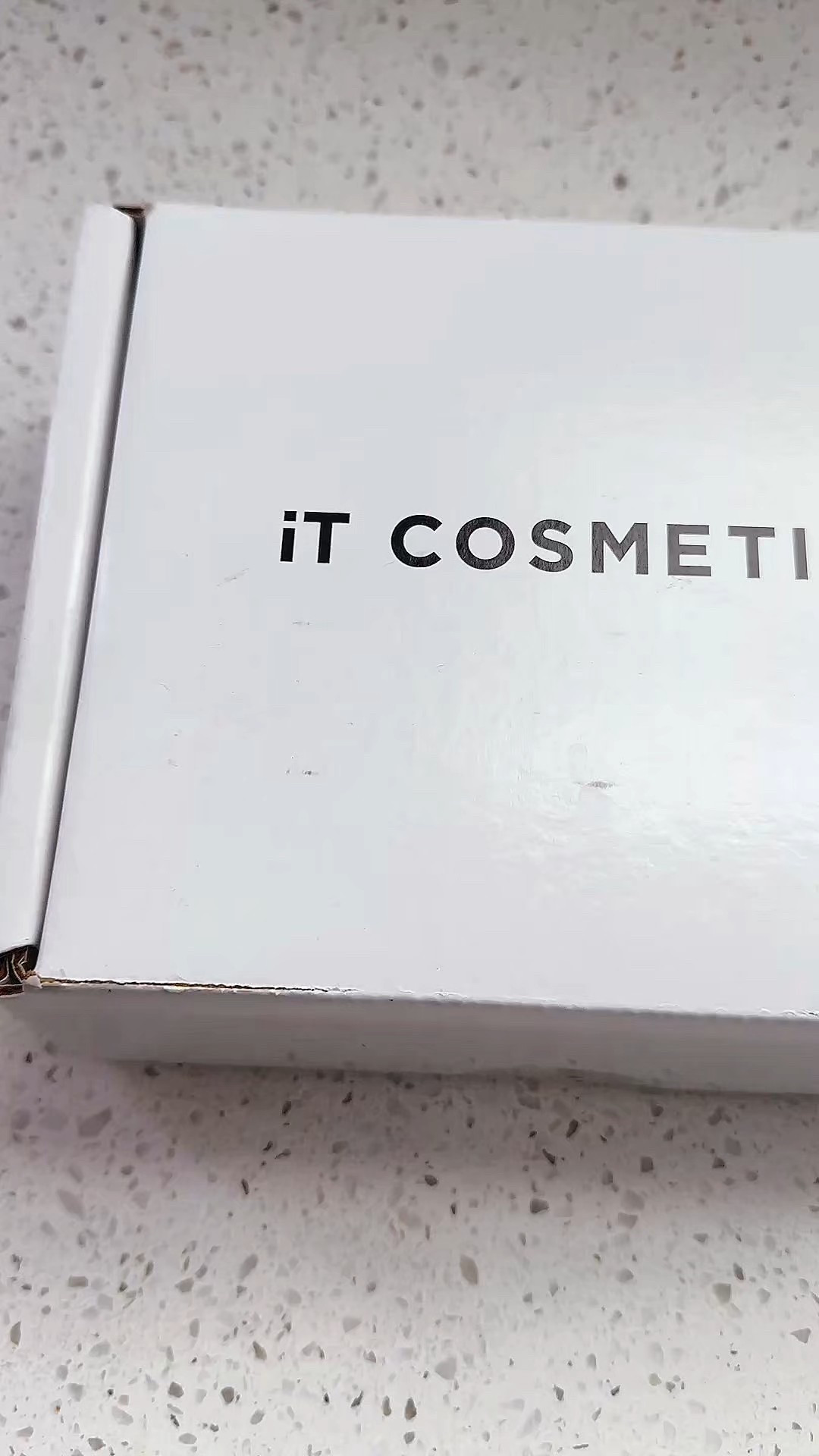 Unboxing from itcosmetics and I’m hype about this one! Just in time for summer — an easy 4-step beauty routine with full coverage, skincare benefits, and SPF 50+? Yes please!

Here’s what’s inside:
• Confidence In A Cream – preps + hydrates
• CC+ Cream with SPF 50+ – full coverage + anti-aging serum
• Airbrush Spatula Brush 117 – for custom coverage
• Complexion Perfection Brush No. 7 – my all-time fave
• Sun Blush – that perfect sun-kissed glow

Thank you itcosmetics — I’m ready to glow through summer!

#ITCosmetics  #SummerBeauty #SkincareMeetsMakeup #SPFReady

#LTKBeauty #LTKFindsUnder50 #LTKOver40