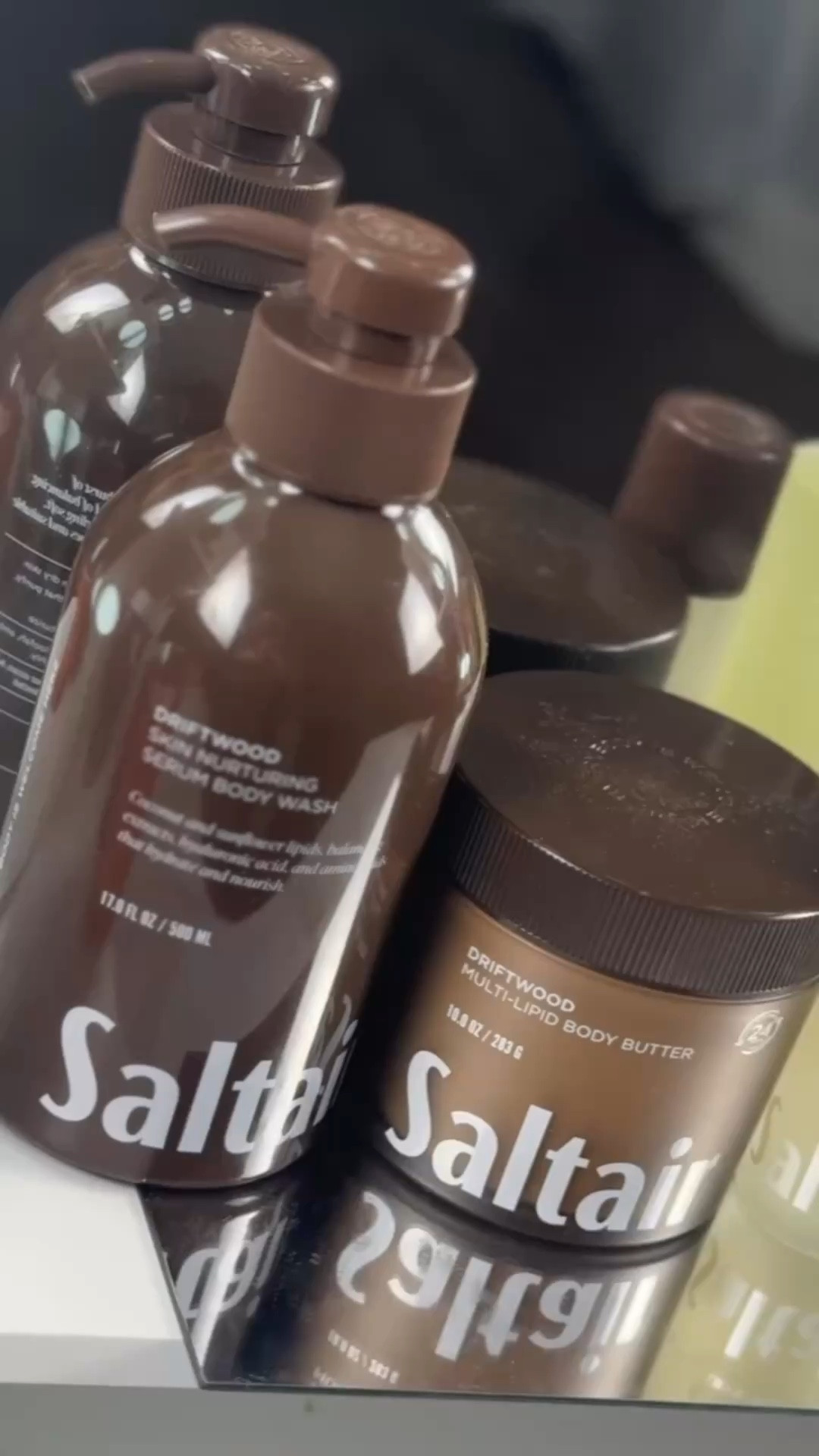 POV: you decided to treat yourself after a rough couple of weeks 💕

@saltair Driftwood scent smells like clean skin, crisp, floral, a little woodsy, fresh air. 

I do have to say a little indescribable in the best way. 

#momtruths