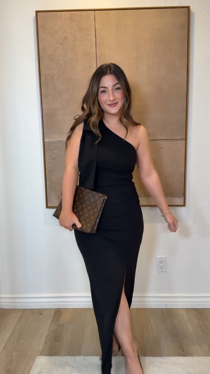 Petite friendly black tie event dress! 
Shimmer color, good life gold
I'm in a small! 
(5'0" 145lbs)
The length is perfect!!! 

Amazon fashion 
Amazon deals 
Wedding guest dress 
Gala dress 
Formal dress 

#LTKWedding #LTKPetite #LTKSaleAlert
