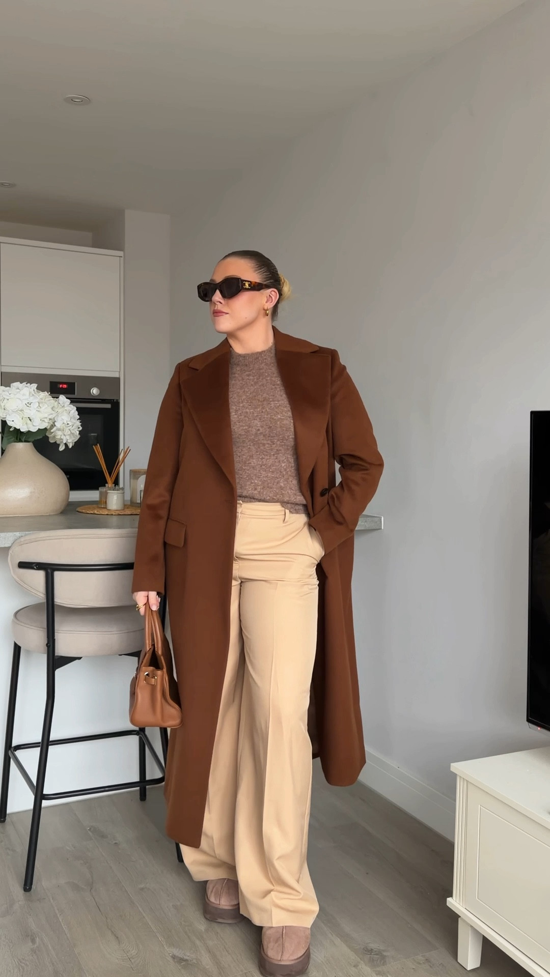 What to wear to look cosy but chic this winter✨ 

Winter outfit
Winter coat
Winter brown
Brown outfit
Chocolate brown
Brown cat


#LTKwinter #LTKluxury #LTKuk