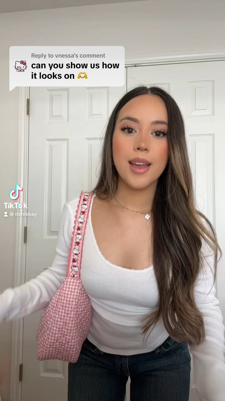 Hello Kitty Vera Bradley Bag 

#LTKitbag #LTKbeauty #LTKfit