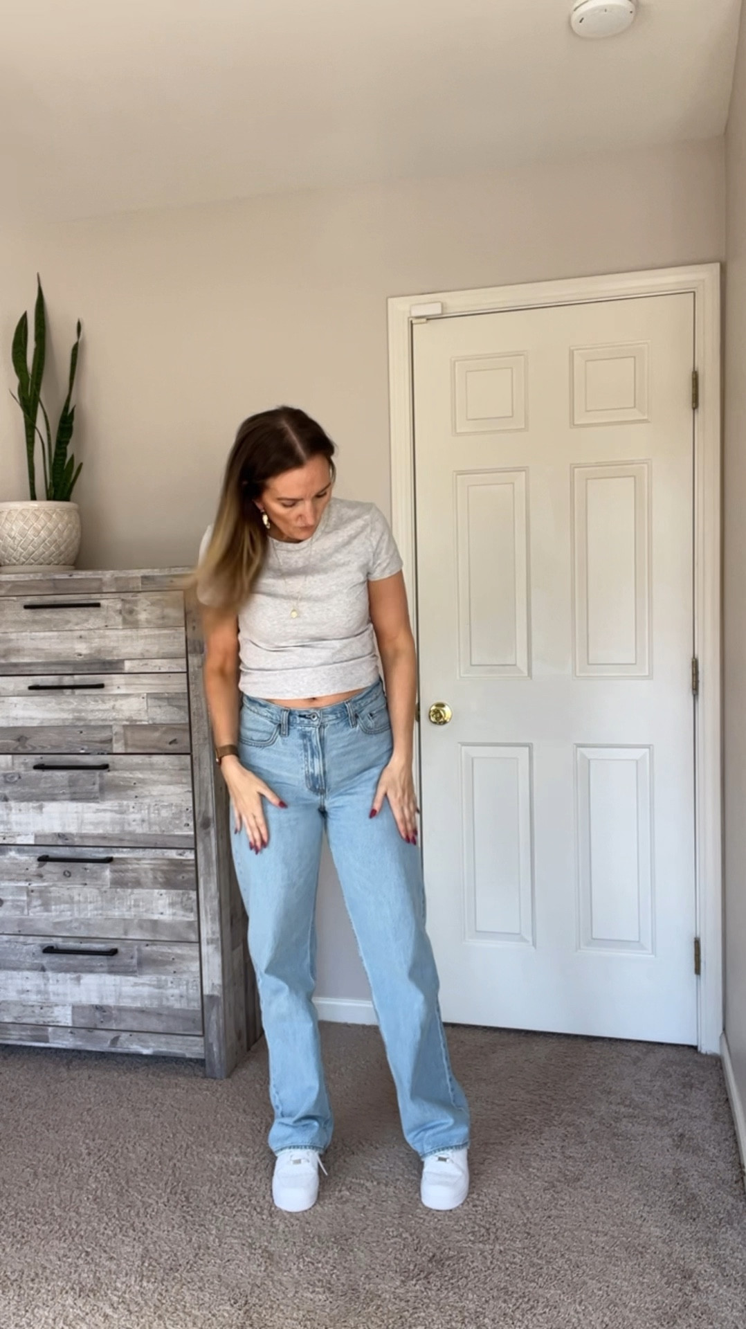 Abercrombie’s High Rise Loose Jeans in medium. I am wearing a 28 long. I normally wear between a 27-28. I am 5’8. 

Loose fit jeans // Abercrombie jeans // casual jeans // spring 2025 // women’s casual fashion // women’s fashion // Abercrombie & Fitch 

#LTKFindsUnder100 #LTKWatchNow #LTKStyleTip