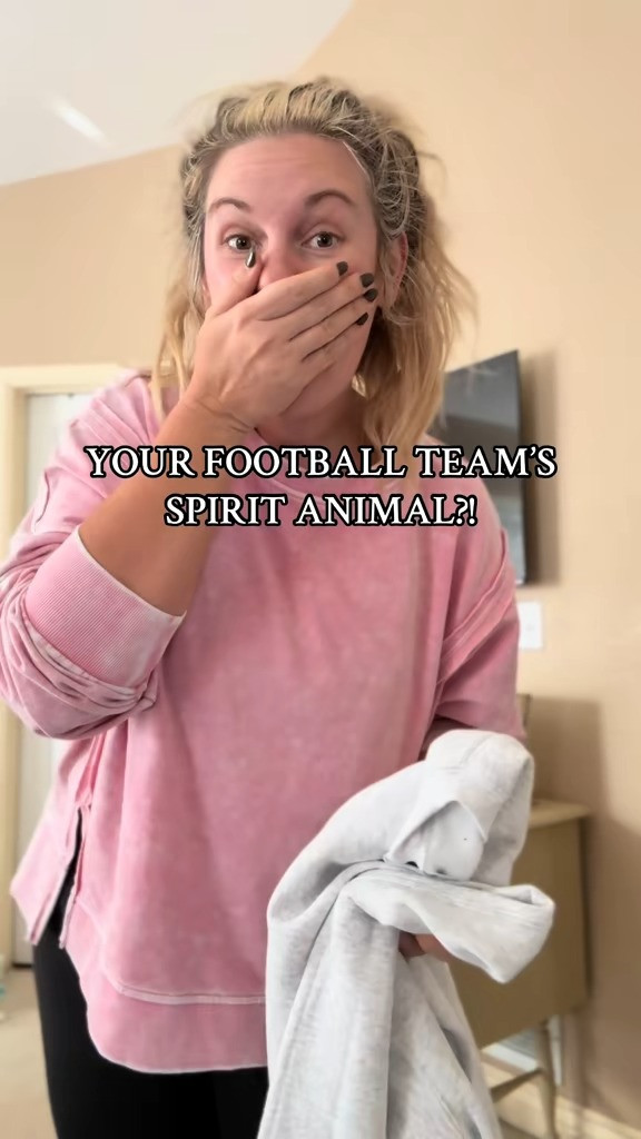 Hometown spirit never looked this cute. Repping our team with the spirit animal front and center — the ultimate game-day uniform for tailgates, Friday-night lights, or just showing your hometown pride all season long.

#LTKHoliday #LTKGiftGuide #LTKdayinmylife