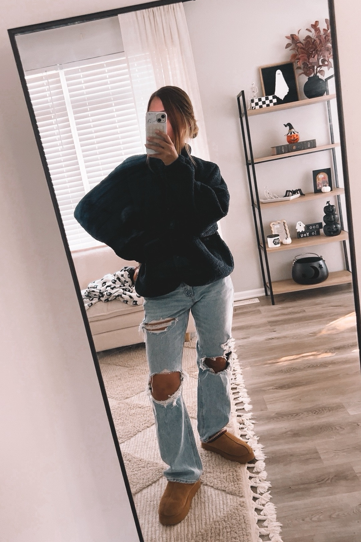 Fall fit 🍂 Exact jeans are mostly sold out, linked similar pair!

Amazon, American Eagle, Steve Madden, Fall outfits, fall ootd

#LTKStyleTip #LTKFallSale #LTKSeasonal