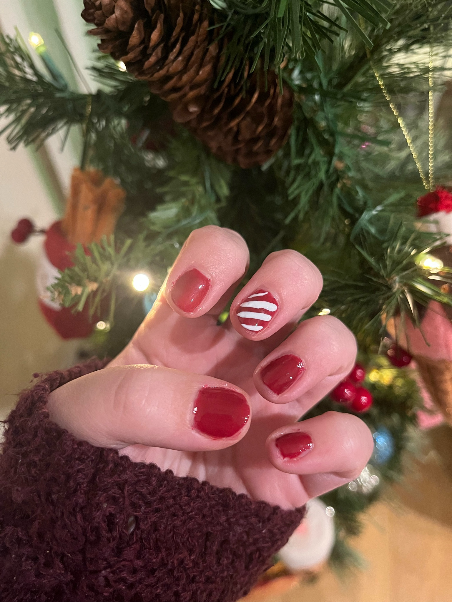 Candy cane manicure 🎄

#LTKSeasonal #LTKbeauty #LTKHoliday