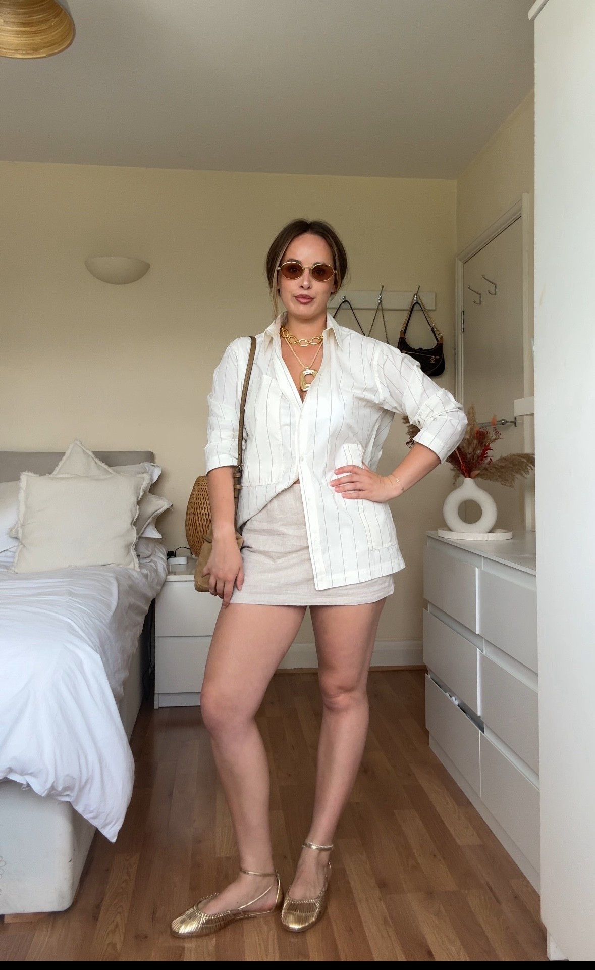 Summer in the City ☀️✨
Breezy layers, gold details, and my go-to neutral palette — the perfect mix of polished and relaxed for a warm day in town. Linked the staples I reach for all season long! Shirt is from Zara! #zara #zaranewin #zaragirl
#citystyle #neutraloutfit #summerlayers #elevatedbasics

#LTKsummer #LTKstyletip