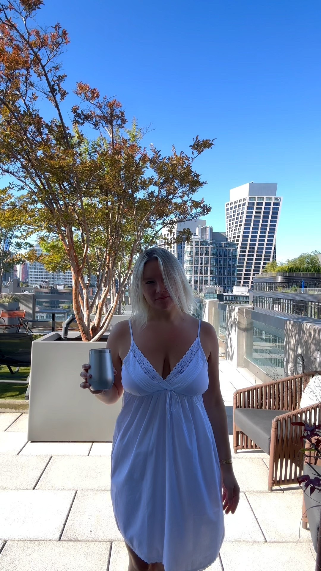 The prettiest white nightgown 