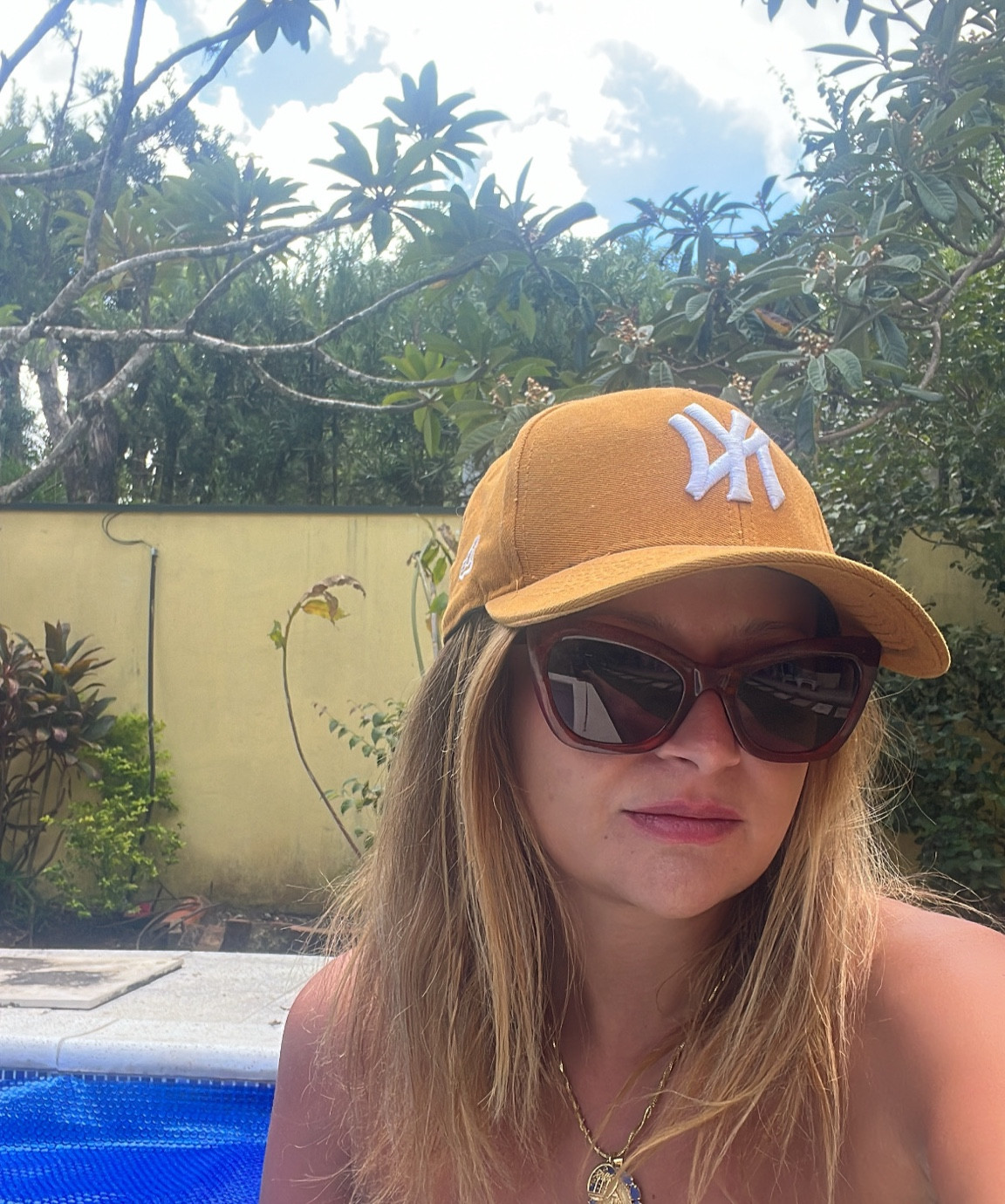 Boné + óculos = meu combo favorito para um dia de sol 

#LTKSeasonal #LTKbrasil