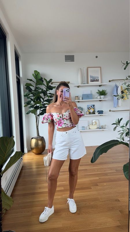 Abercrombie summer capsule wardrobe casual summer outfit in my usual small/2
Electric picks code: emerson20

#LTKSeasonal #LTKStyleTip #LTKFindsUnder100
