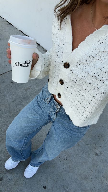 Comfy baggy jeans size 24
Tularosa sweater size XS
Similar options at aritzia
Amazon adidas sneakers size 6.5
Amazon press on lashes 

#aritzia #amazon #revolve #laurabeverlin

#LTKfindsunder50 #LTKfindsunder100 #LTKsalealert