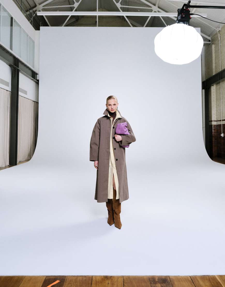 ASOS DESIGN longline trench coat with pleated detailing in mushroom-Brown | ASOS (Global)