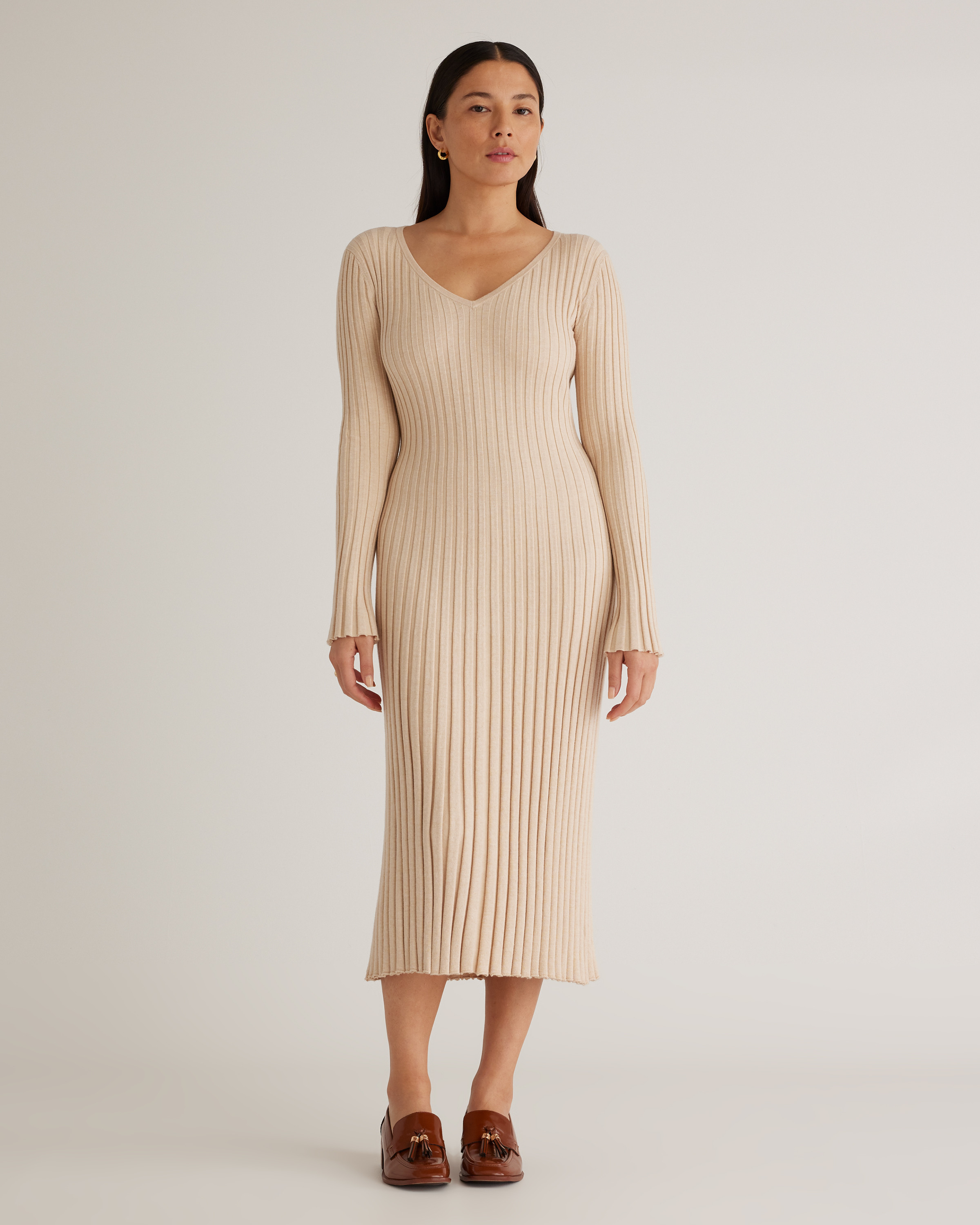 Quince | Women's Cotton Cashmere Ribbed Long Sleeve V-Neck Midi Dress in Heather Oatmeal, Size Small | Quince
