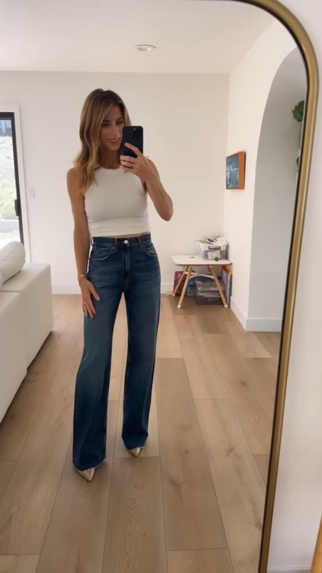 Zara sale! High rise raw hem dark wash denim. Size 2

#LTKSeasonal #LTKFindsUnder100 #LTKSaleAlert