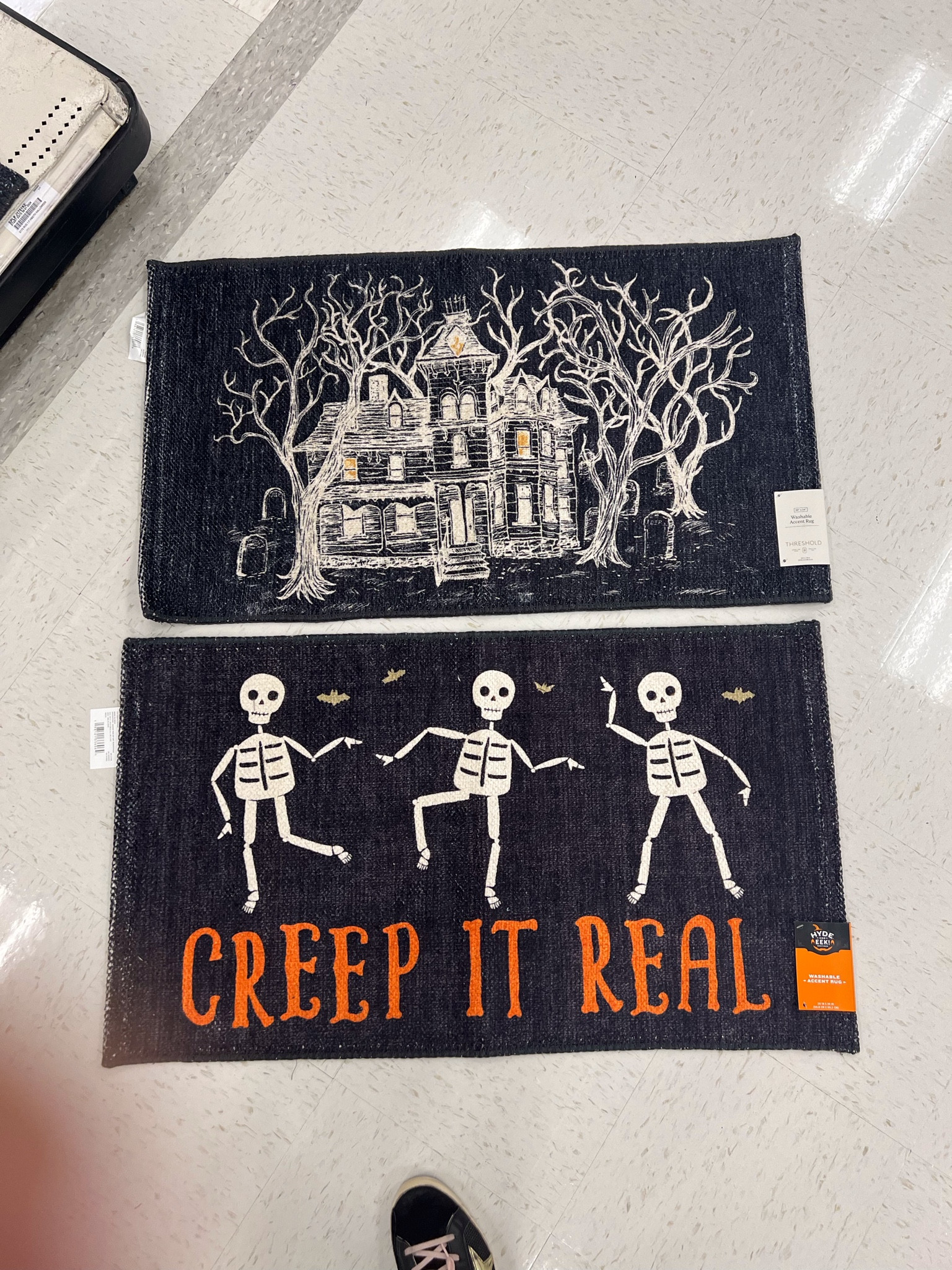 Target // accent rug // halloween // indoor rug


#LTKHome #LTKSeasonal