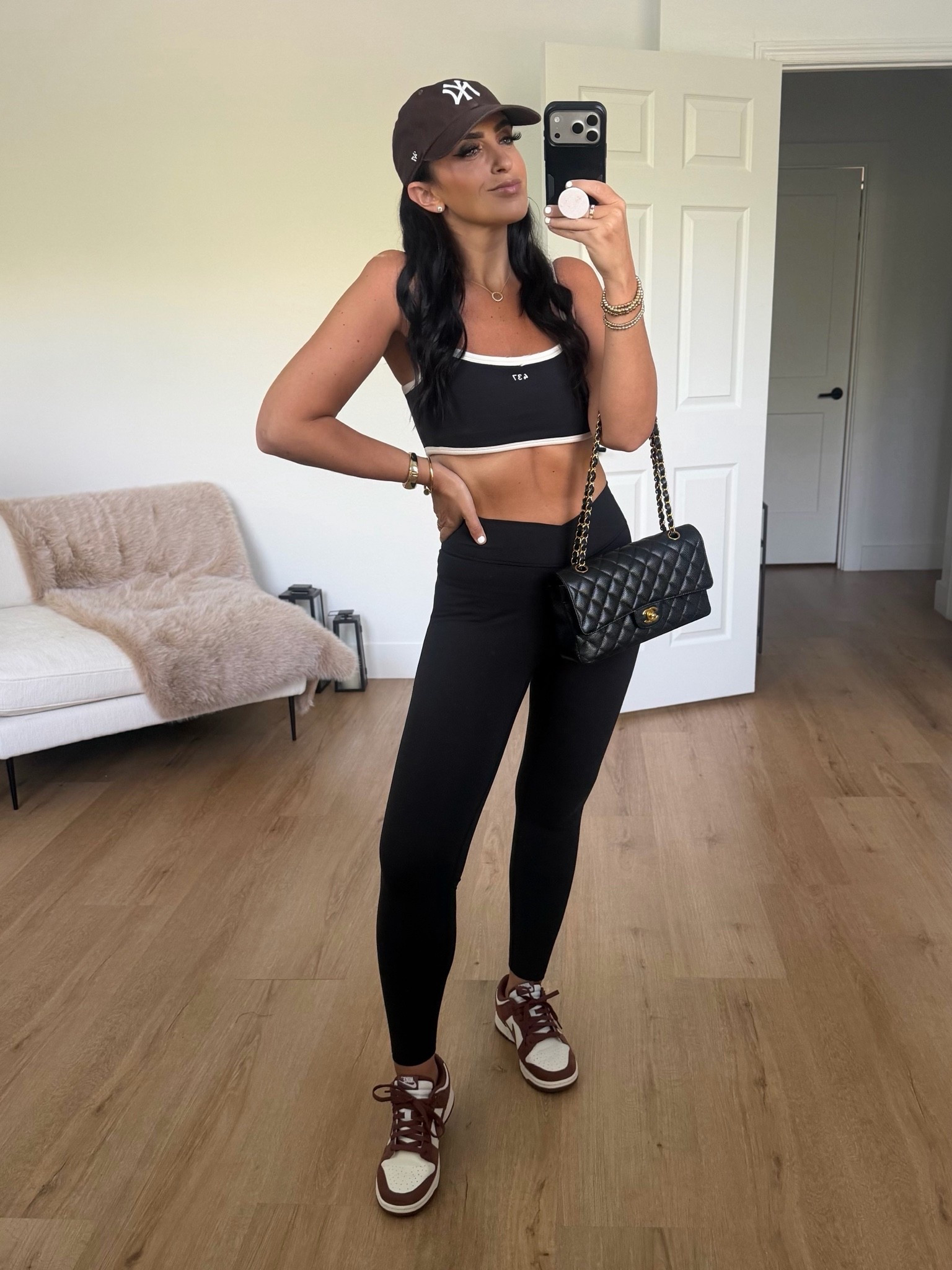 437 the v leggings wearing size medium
