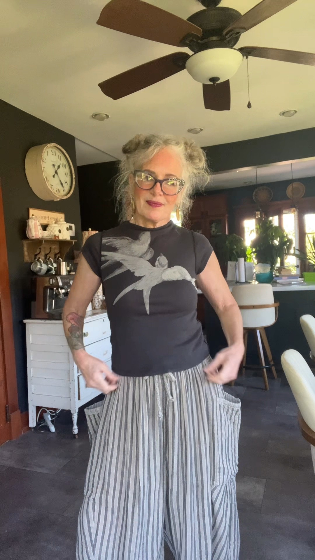 OOTD for 5/39/2025. 
Daily ootd for me a 64 yr old mom of 4, Gigi to 6 beauties and p/t to my mom with dementia❤️
Looks like this color pant may be sold out

#LTKdayinmylife #LTKootd #LTKgrwm