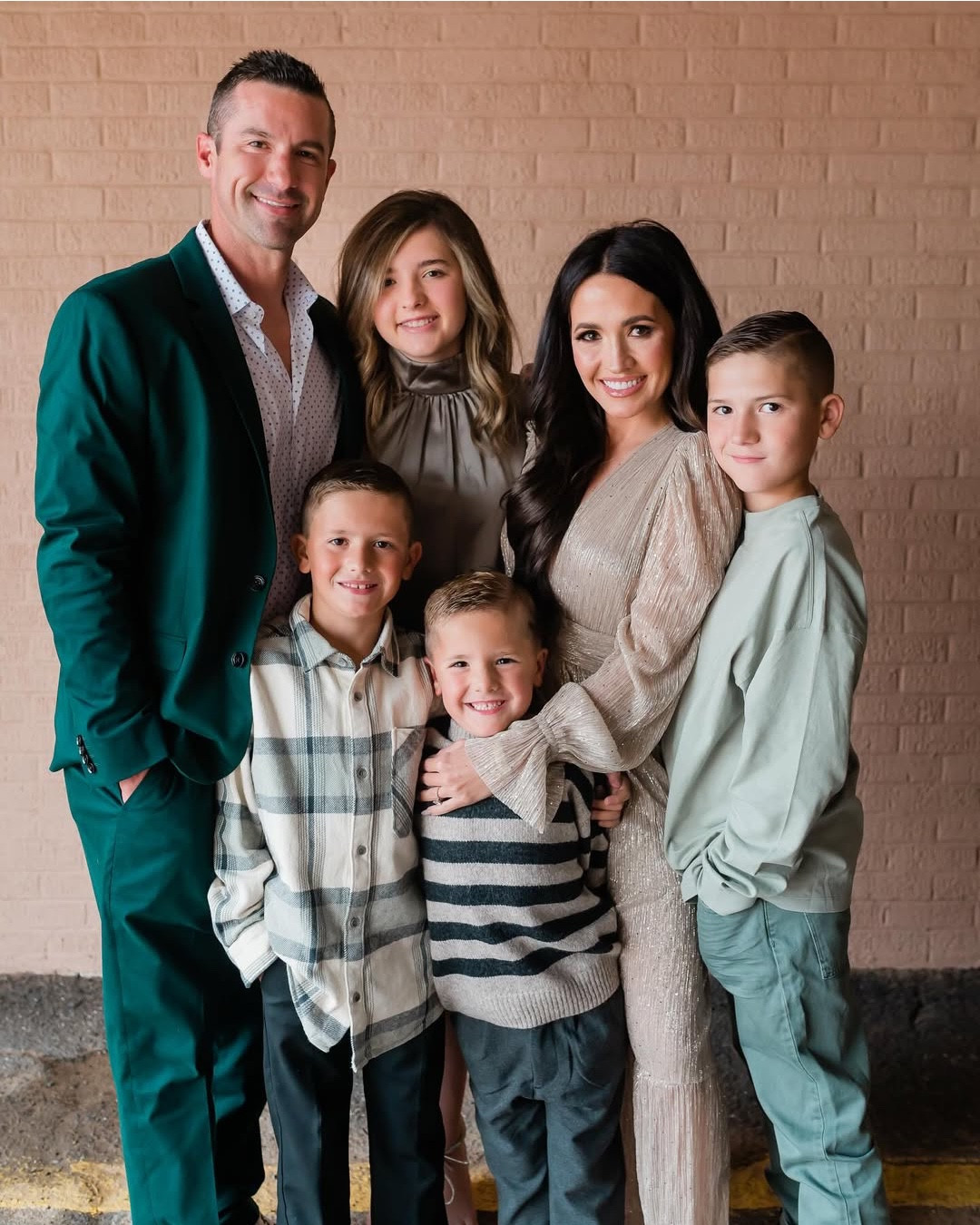 If you’re trying to figure out what to wear for family photos, I got you! I’m sharing some of our past fall photos and linked everything we wore — or super similar pieces if the exact ones aren’t available anymore. (outfits 3-5)

fall photos, family photos, family photo outfits, boys outfits, girls dresses, petite style, fall style (FB)