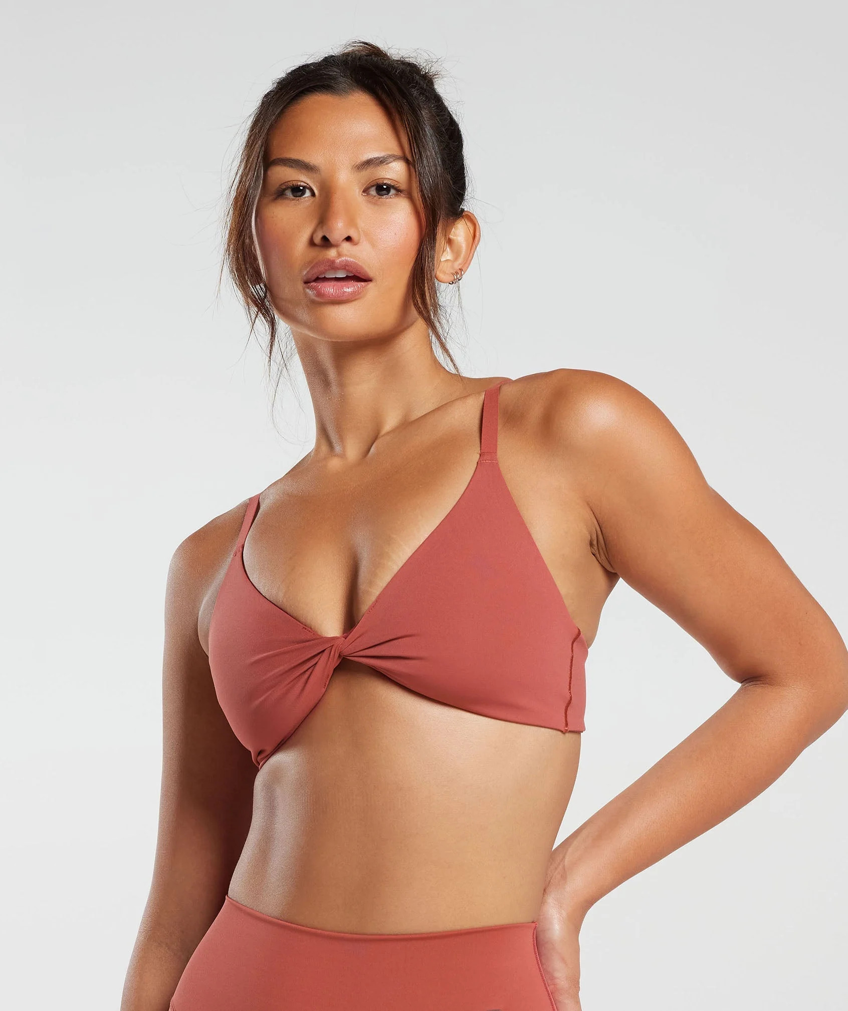 Elevate Twist Front Bralette Rust Red | Gymshark US