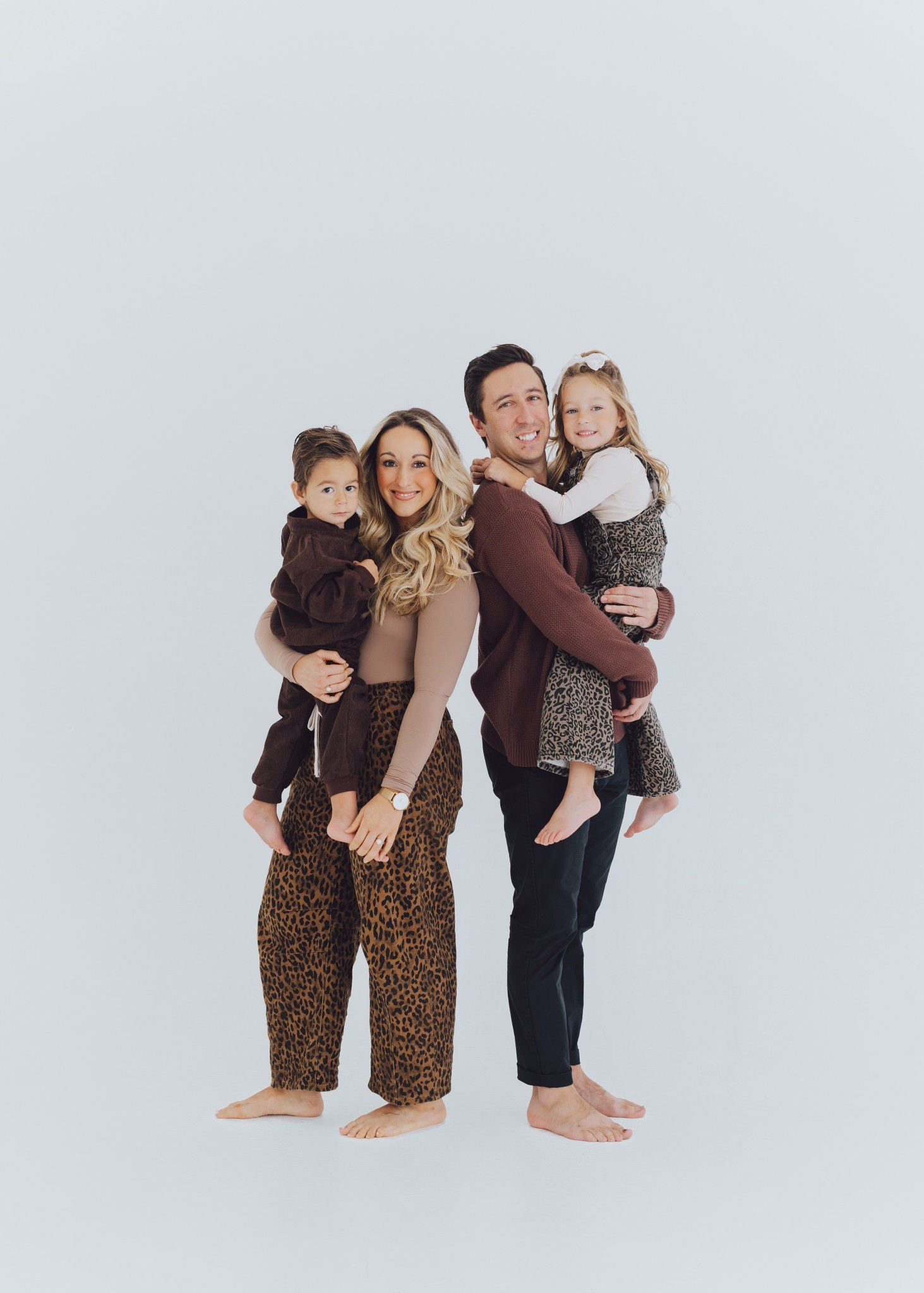 Family matching brown outfit

Graham: set is no longer sold, but very similar linked. Wearing 2T

Me: barrel jeans run TTS, I sized up to L, but M would have been better. So so comfy and stretchy!!
Bodysuit is double lined. Great quality. Wearing M

Taylor: sweater in XL, size up 1

Stella: ribbed long sleeve in 4T. Overall in 5T, size up 1

#LTKKids #LTKHoliday #LTKFindsUnder50