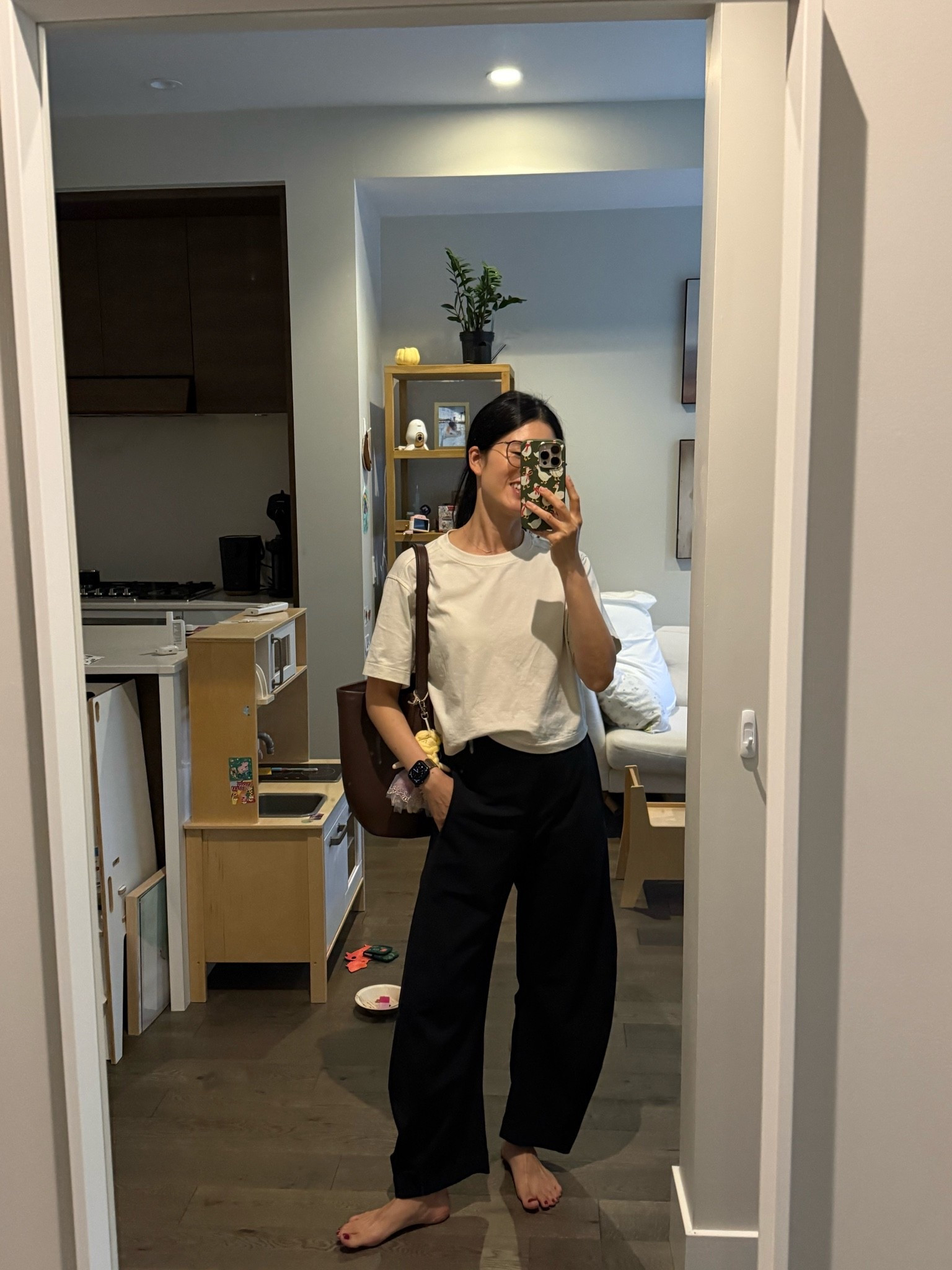 Lulu tee: old. Linked this year version. 
Ruti pants: in regular length size 4. 
Horse tote

#LTKcanada #LTKsummer #LTKpetite