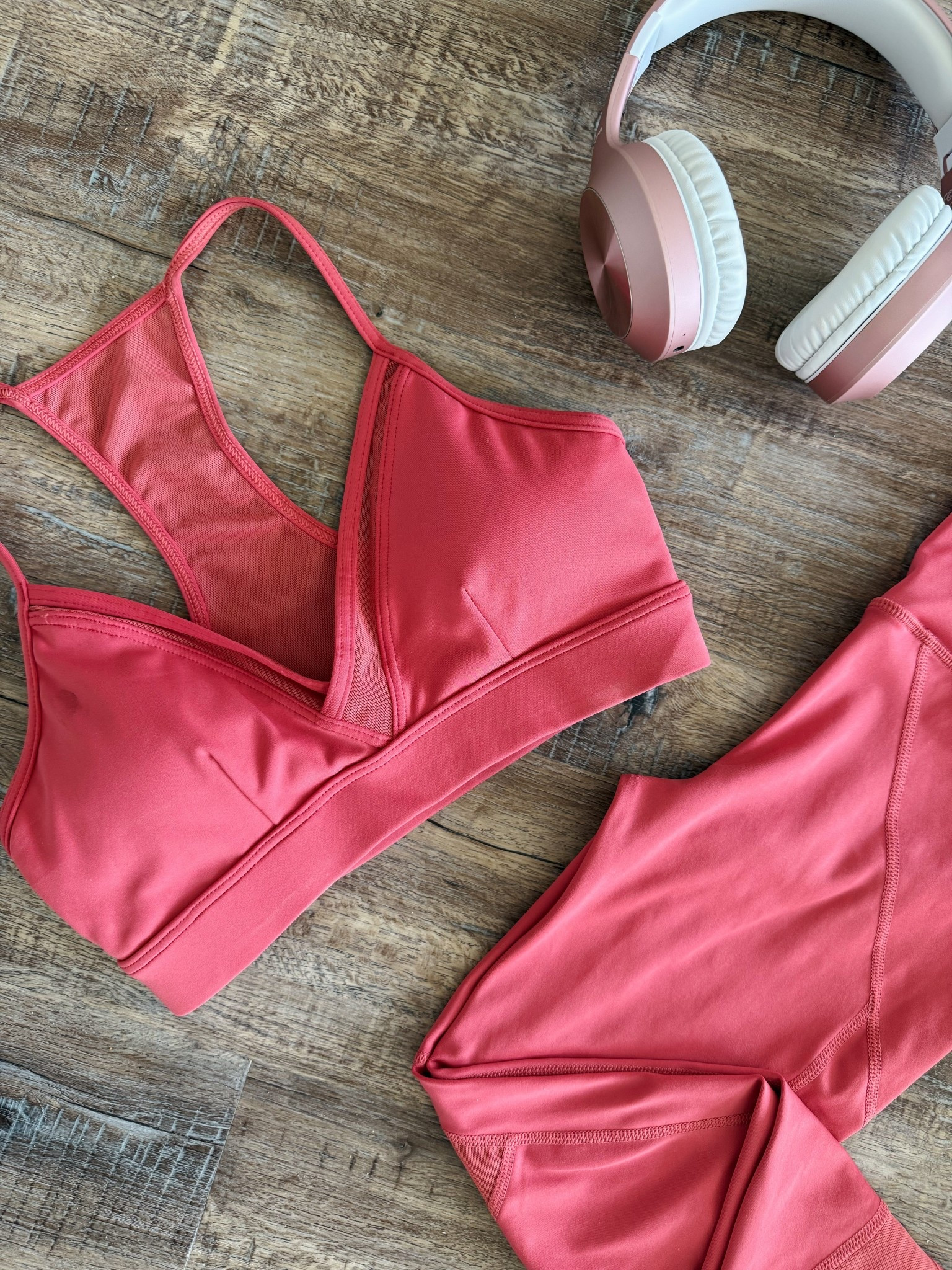In a pink state of mind with this workout set and headphones 

#LTKSaleAlert #LTKActive #LTKSwim
