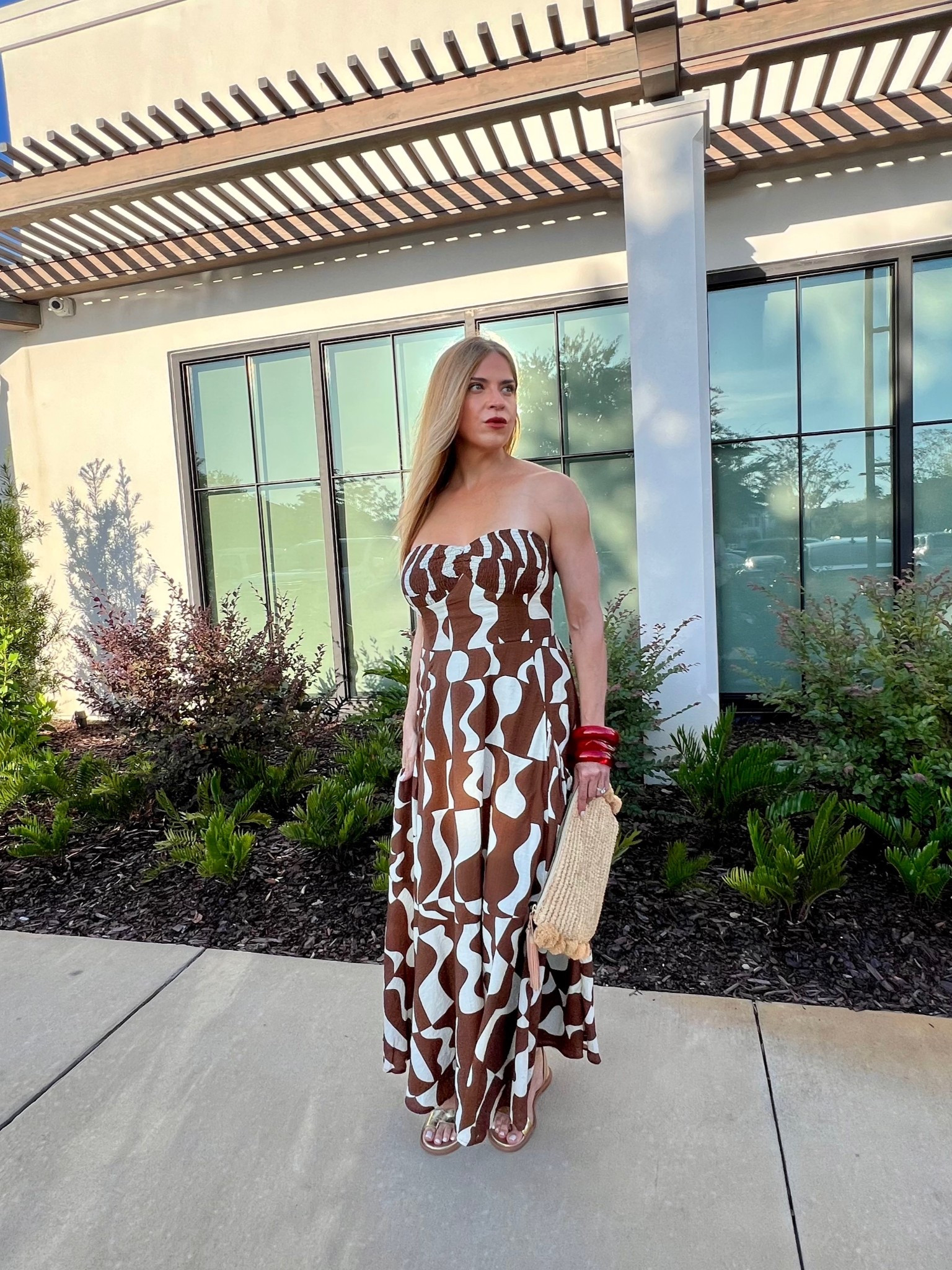 When bold meets breezy ✨
This dress gives effortless sophistication with a touch of retro soul. The sculptural print, the flow, the way it *moves*—it’s made for sunset strolls, rooftop cocktails, and every moment in between. Paired with stacked bangles and a woven clutch, it’s your reminder to dress like every day is a celebration.

🛍️ Don’t just wear a look—*own* it.

#StyleInMotion #SunsetReady #SummerGlowVibes #RetroChic #EffortlessElegance #OOTDInspo #DressToExpress #VacationVibes #BohoLuxe #ClosetGoals #StatementStyle


#LTKOver40 #LTKStyleTip #LTKTravel
