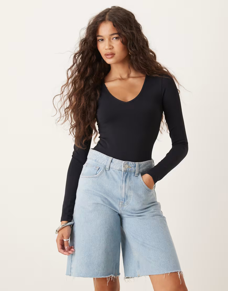 ASOS DESIGN seamless sculpting v neck bodysuit in black | ASOS (Global)