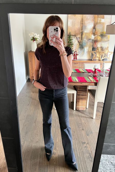 Shimmery top, black boot cut jeans and black pumps- all on sale for Cuber Monday!!

Evereve, Good American jeans, NYDJ pumps

#LTKshoecrush #LTKstyletip #LTKHoliday