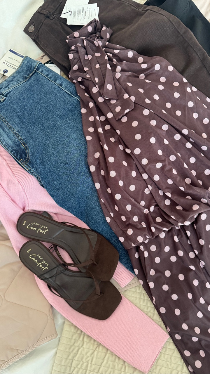 Open my @newlook order! I’m in love with all the spring/summer bits coming out 👏🏼😮‍💨🤌🏼 Should I do a try on? 
 
 
@newlook #newlooker #thatnewlookfeeling #clothinghaul #outfits #newlookhaul