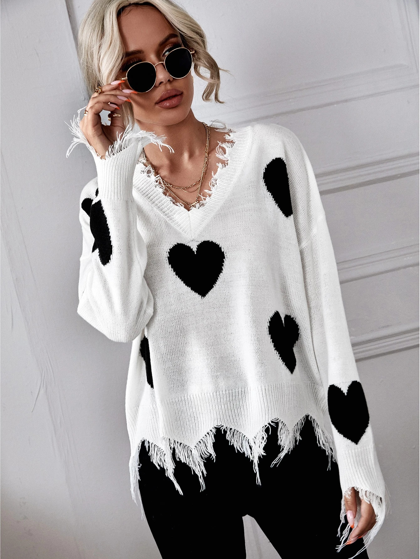 Drop Shoulder Heart Print Distressed Sweater | SHEIN
