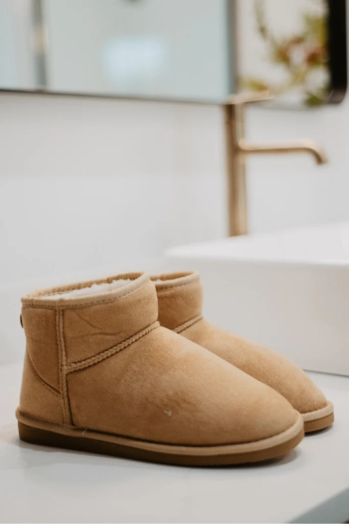 Sand Fur Cute Winter Boots | Katydid.com